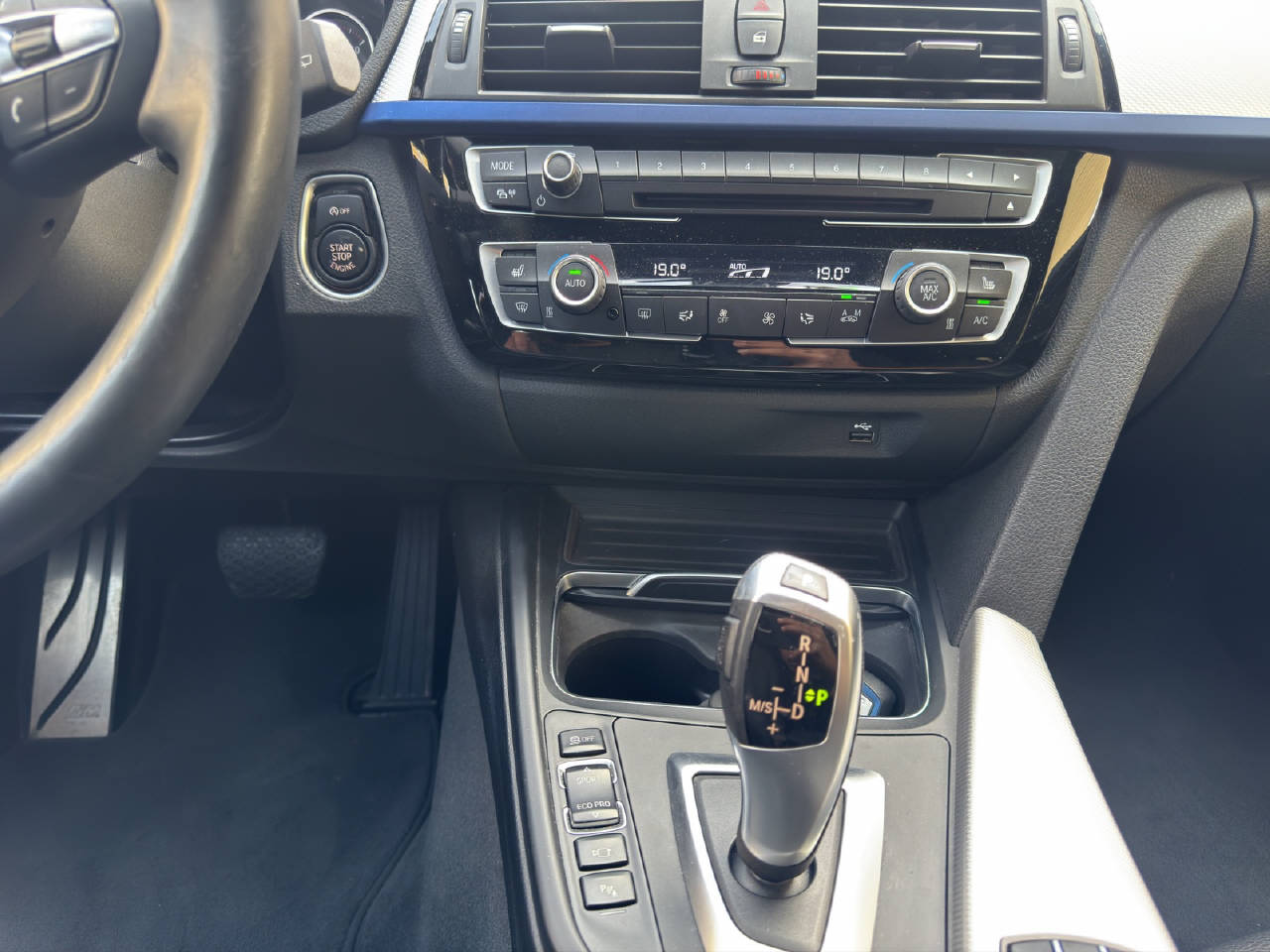BMW 3er Reihe F31 Touring 320d xDrive-image-11