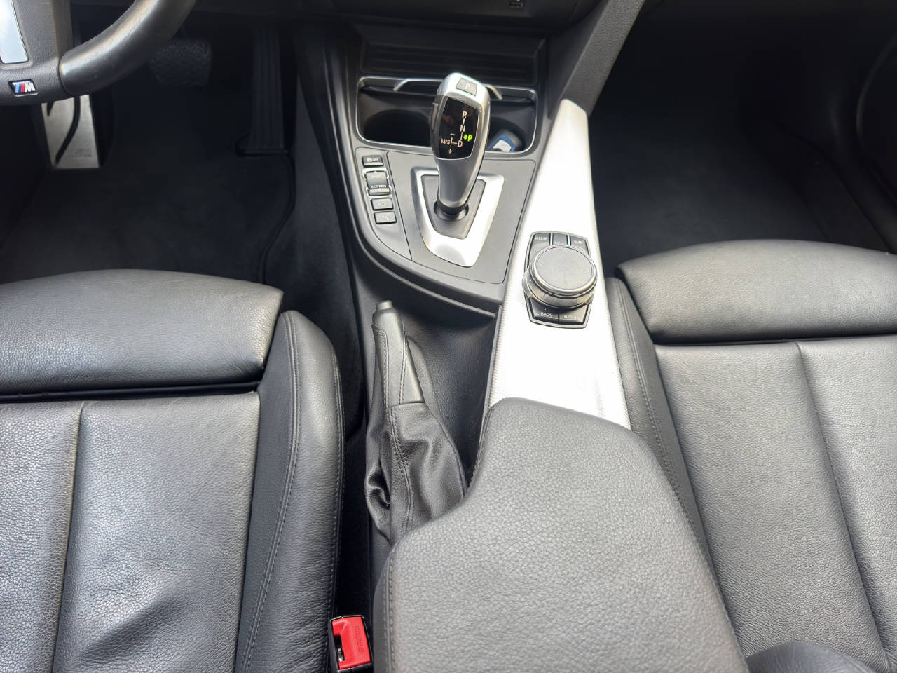 BMW 3er Reihe F31 Touring 320d xDrive-image-13