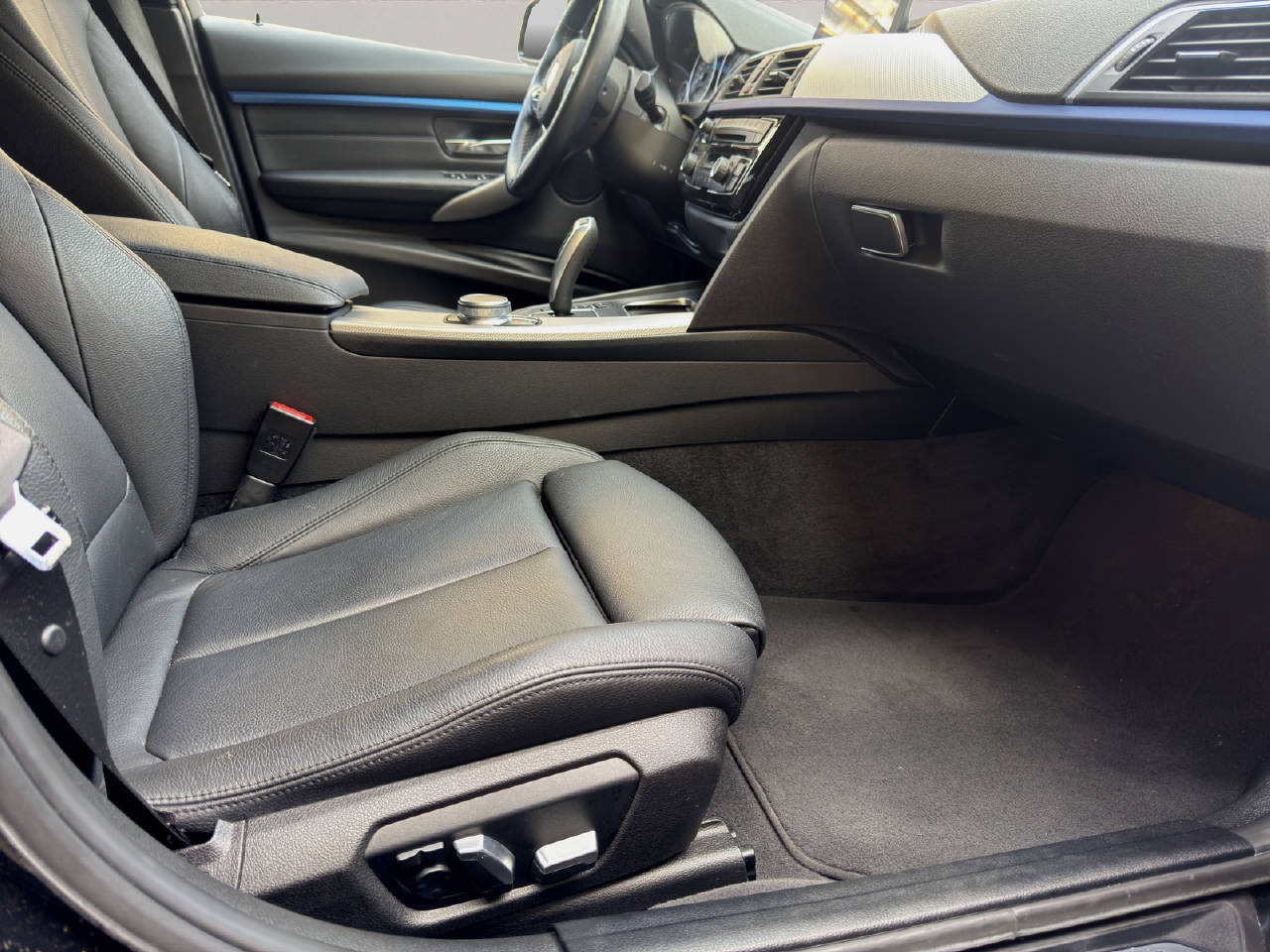 BMW 3er Reihe F31 Touring 320d xDrive-image-8