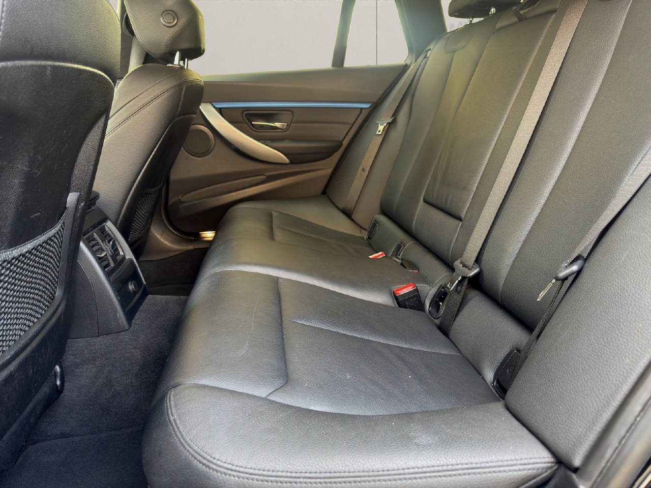 BMW 3er Reihe F31 Touring 320d xDrive-image-10