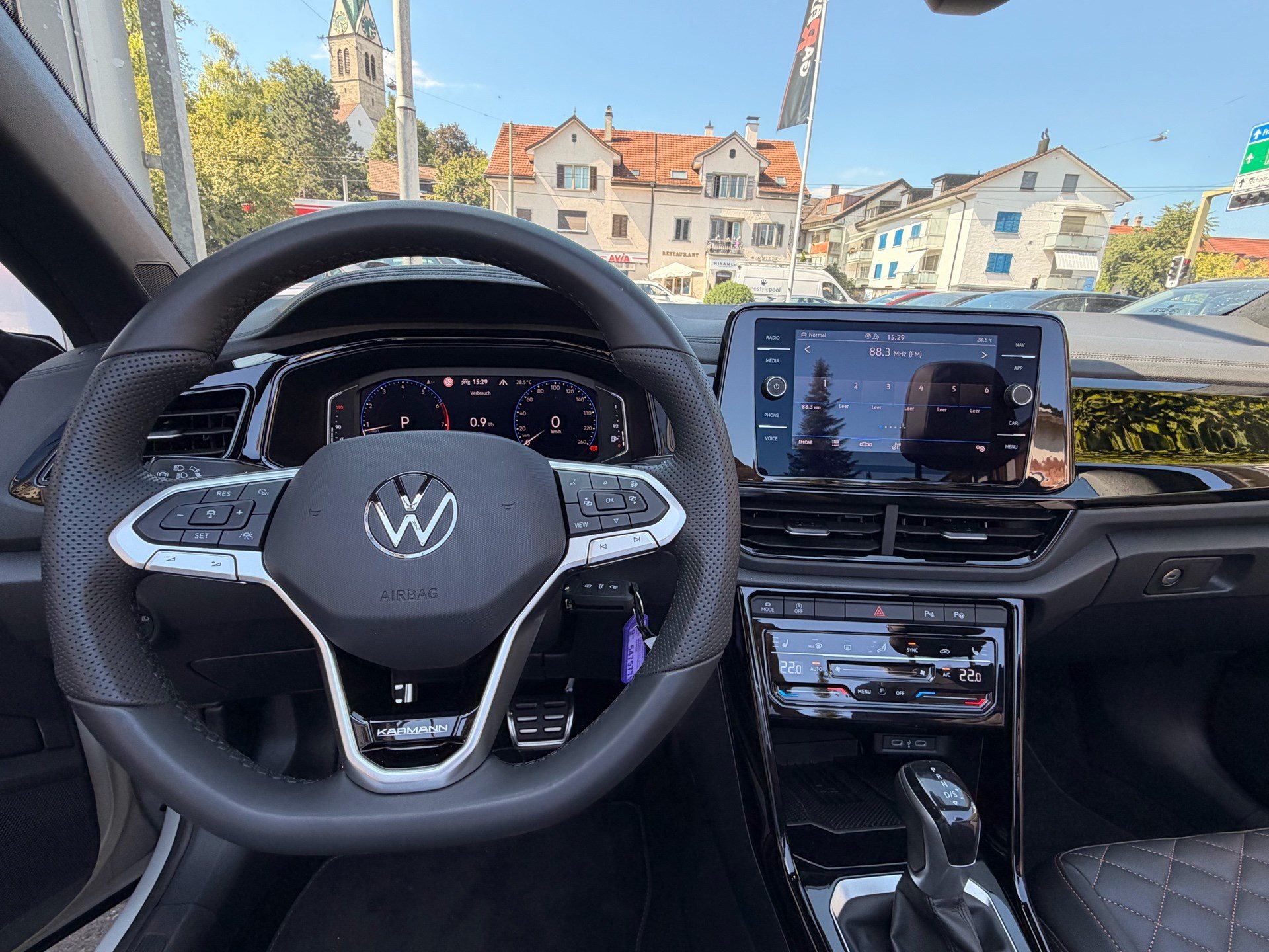 VW T-Roc CABRIOLET 1.5 TSI 150PS R-LINE *** KARMANN EDITION & 5 JAHRE VW WERKSGARANTIE ***-image-8