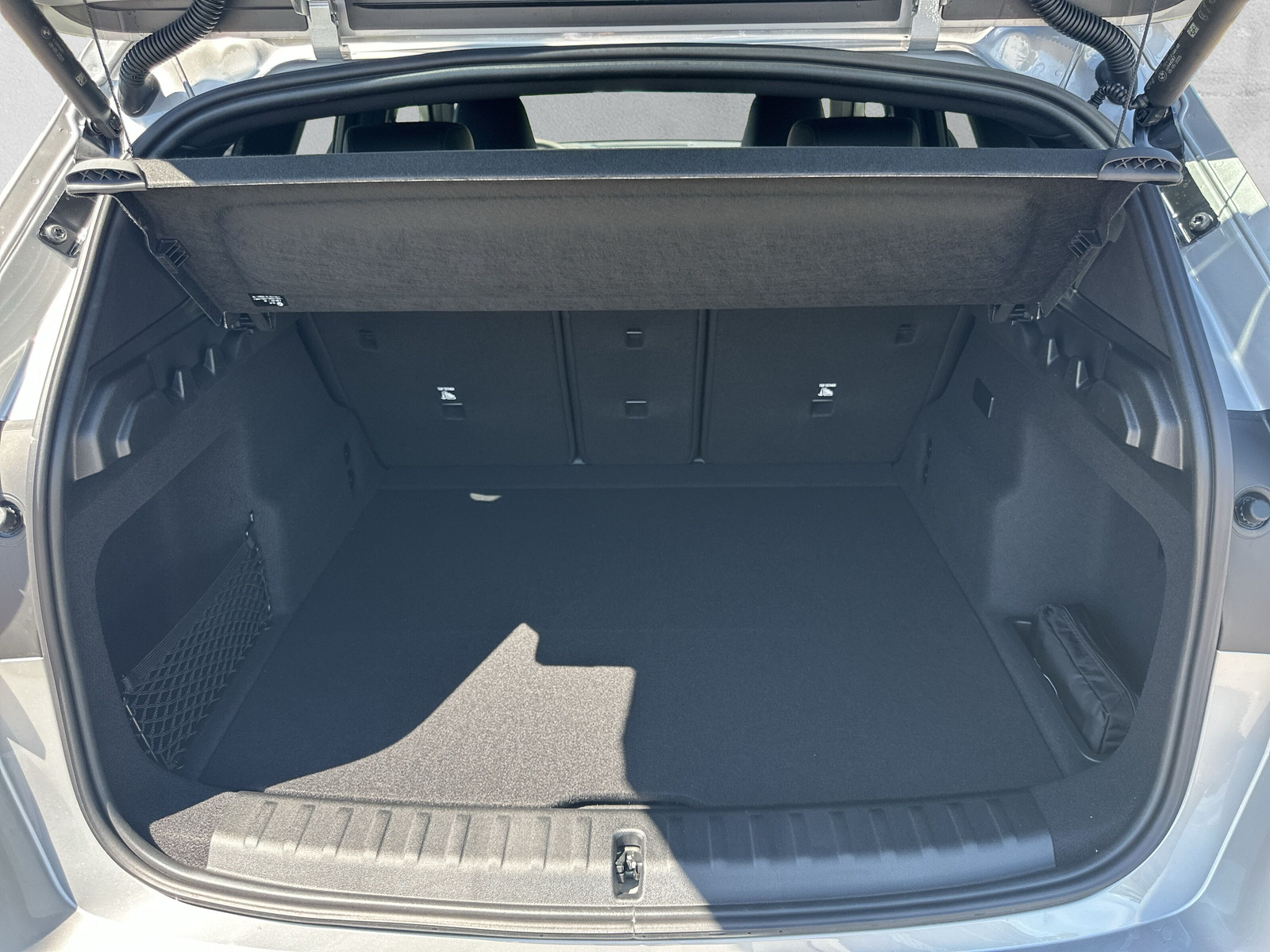 BMW iX1 xDrive 30 M Sport-image-9