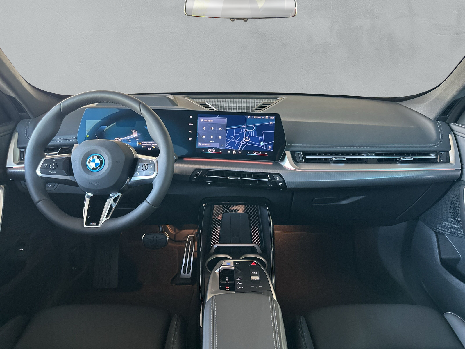 BMW iX1 xDrive 30 M Sport-image-12