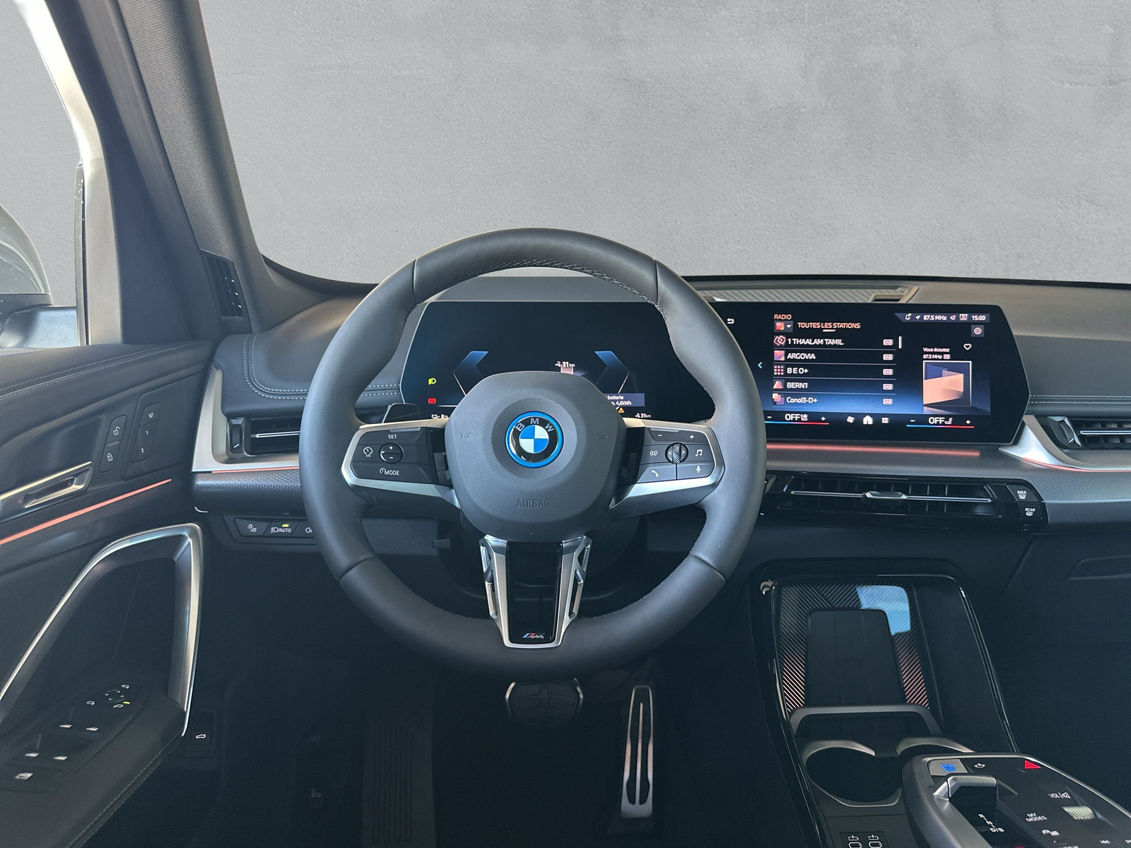 BMW iX1 xDrive 30 M Sport-image-15