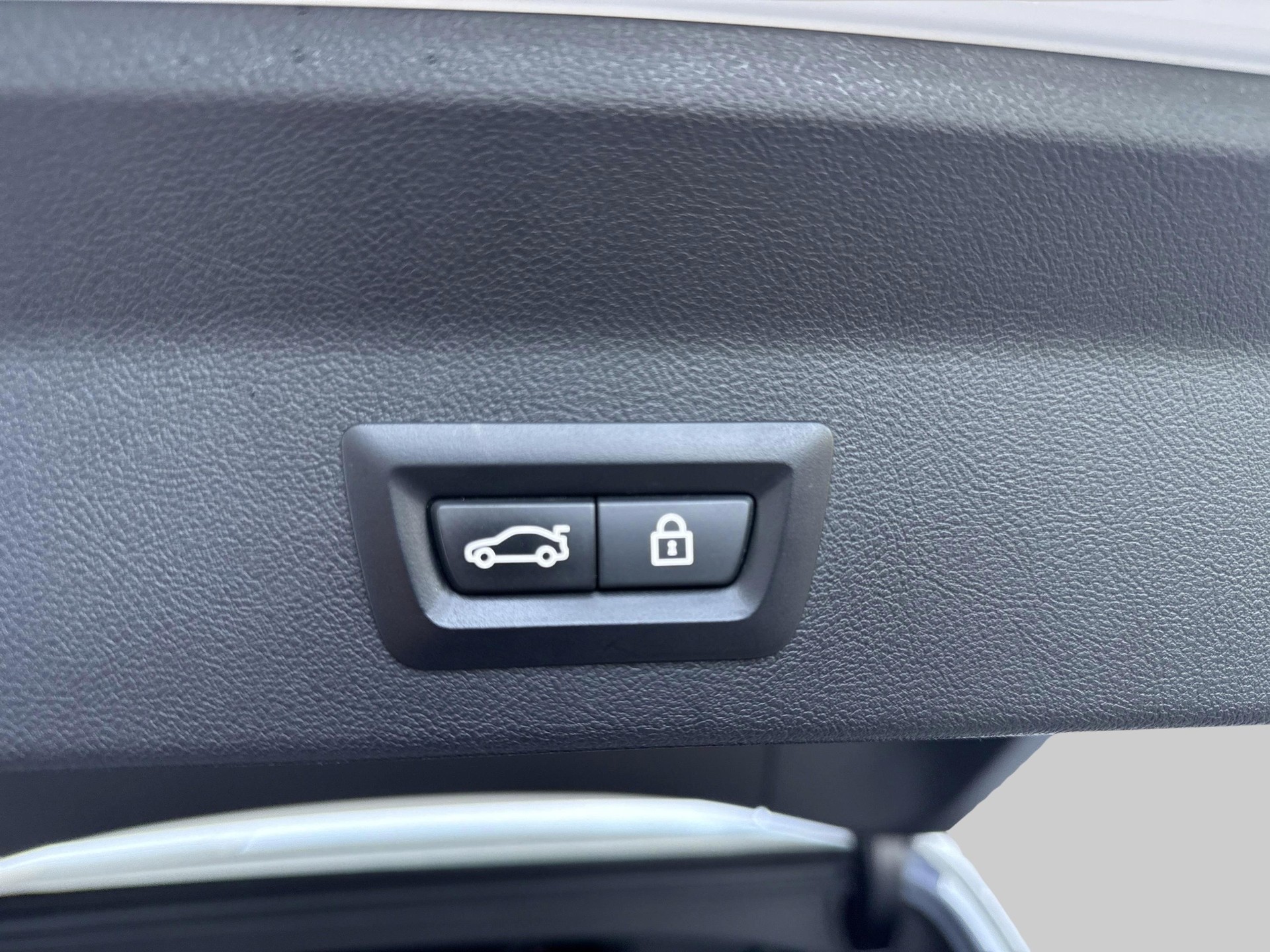 BMW X3 xDrive 20d M Sport-image-19