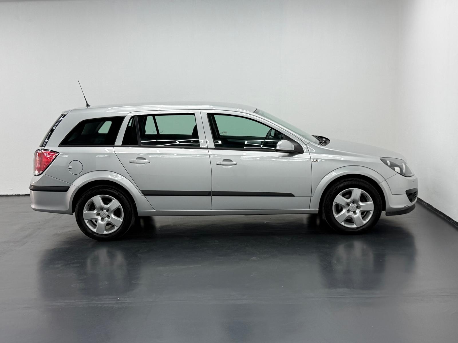 OPEL Astra Caravan 1.8i 16V Silverline-image-3