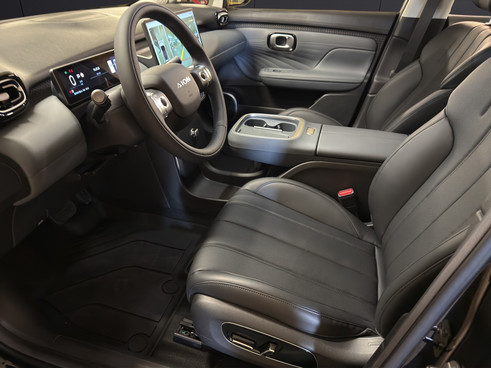 GAC AION UT-image-9