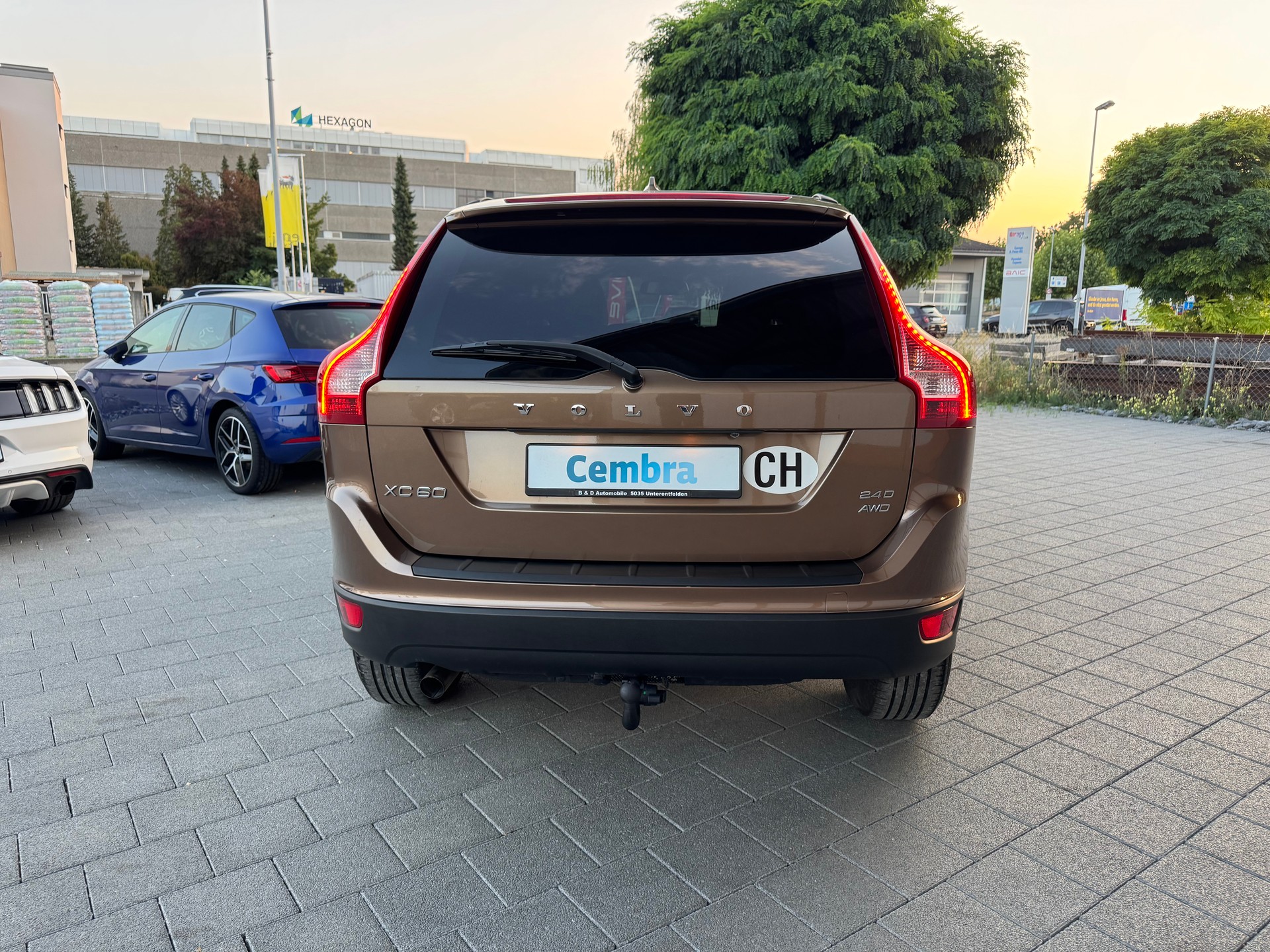 VOLVO XC60 2.4D AWD Summum Geartronic-image-6