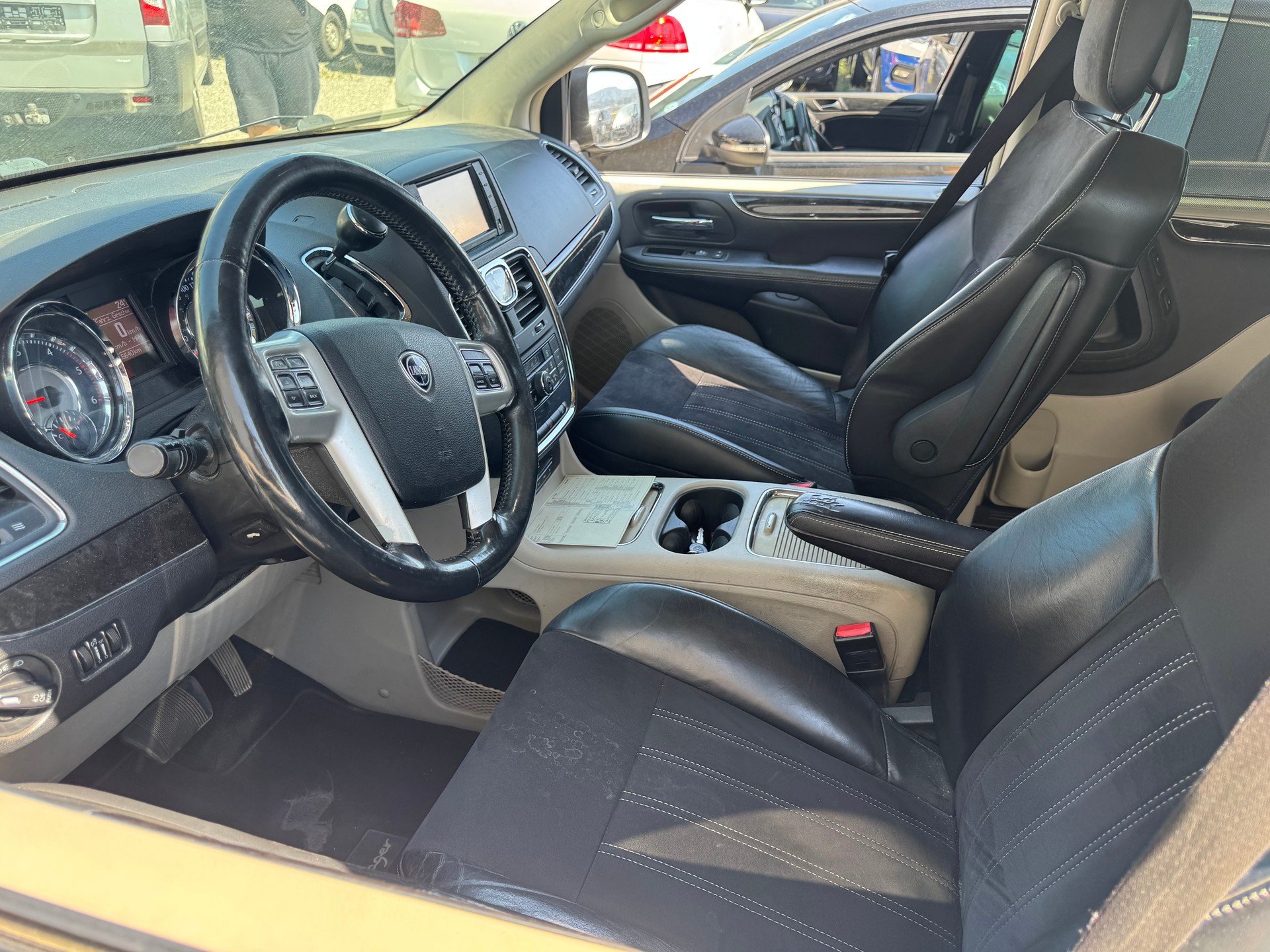 LANCIA Voyager 2.8D Platinum Automatic-image-10