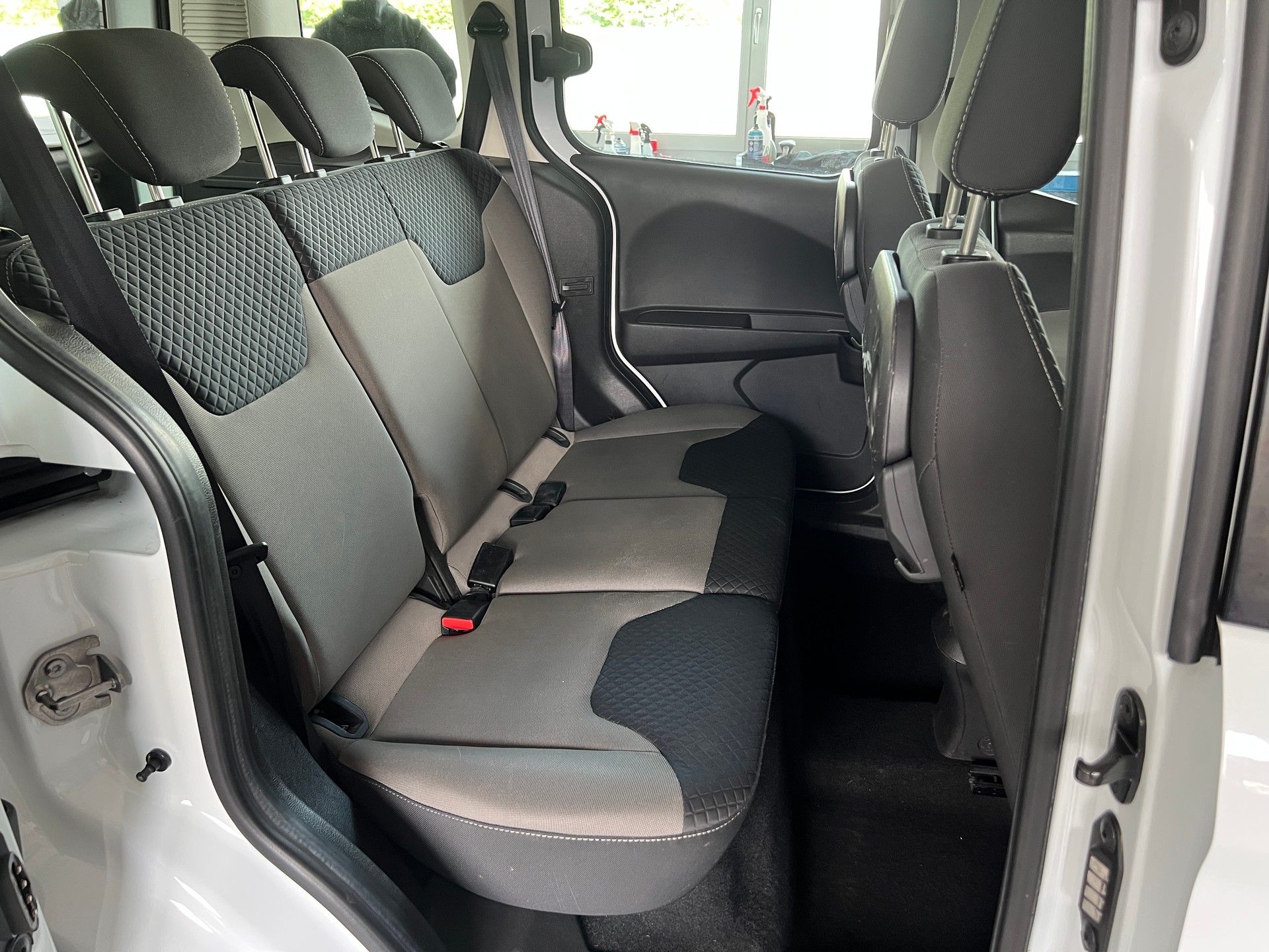 FORD Tourneo Courier 1.0 SCTi Trend-image-7