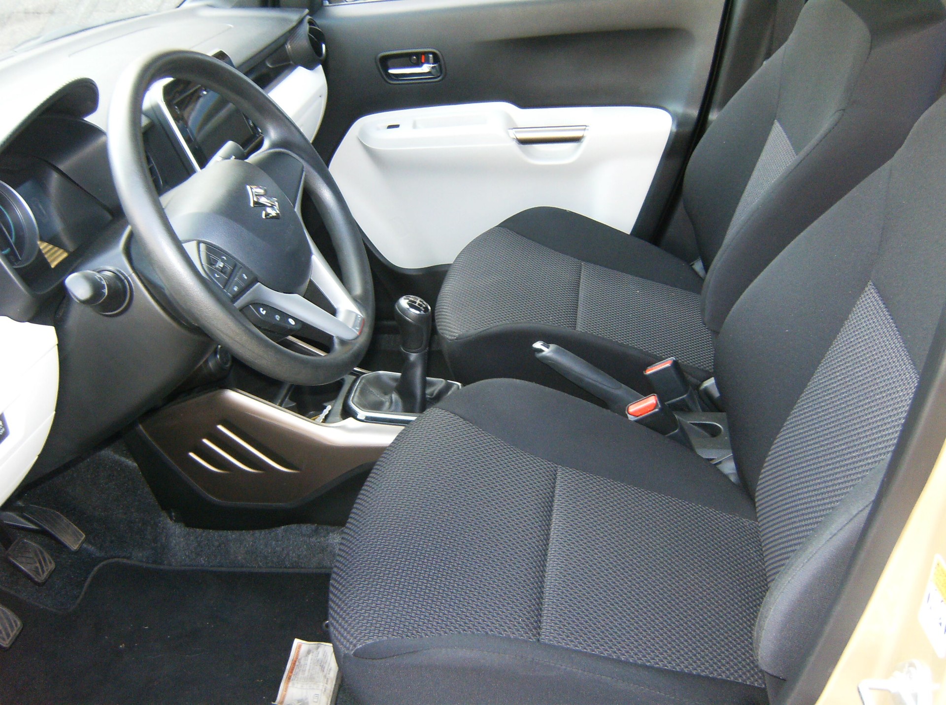 SUZUKI Ignis 1.2i Compact+ 4x4-image-7