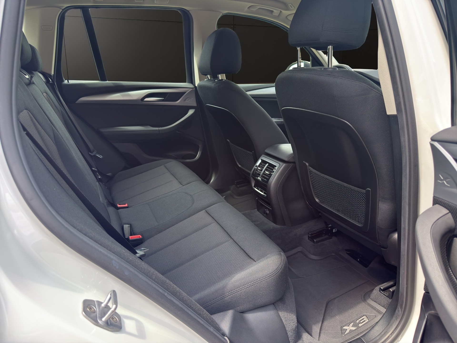 BMW X3 xDrive 20d Luxury Line Steptronic-image-13