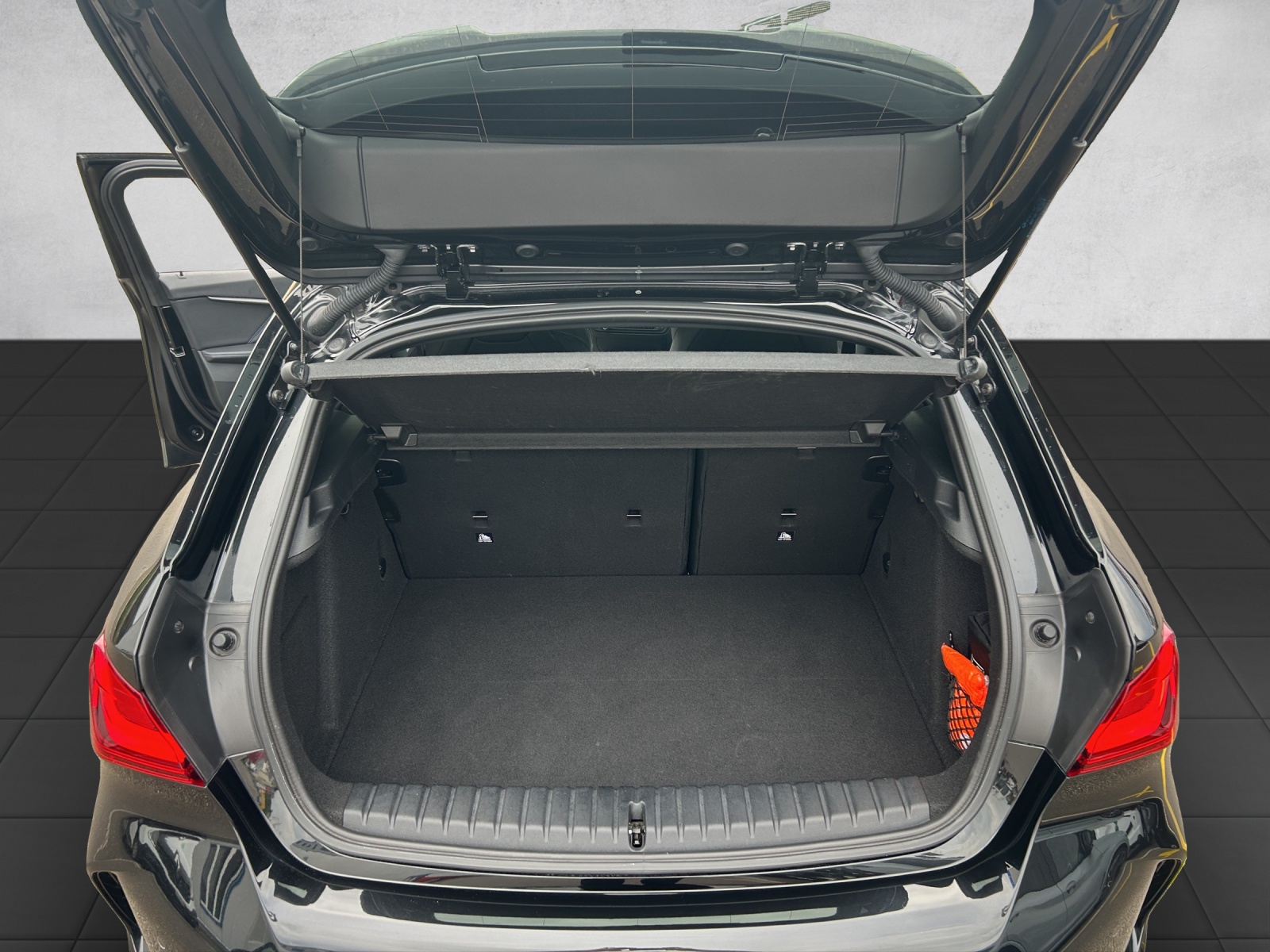 BMW 120d xDrive Steptronic M Sport-image-9