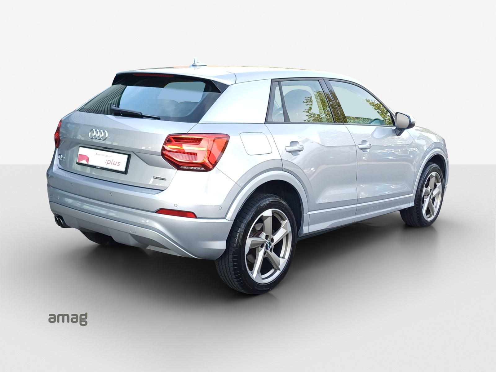 AUDI Q2 2.0 TFSI sport quattro S-tronic-image-4