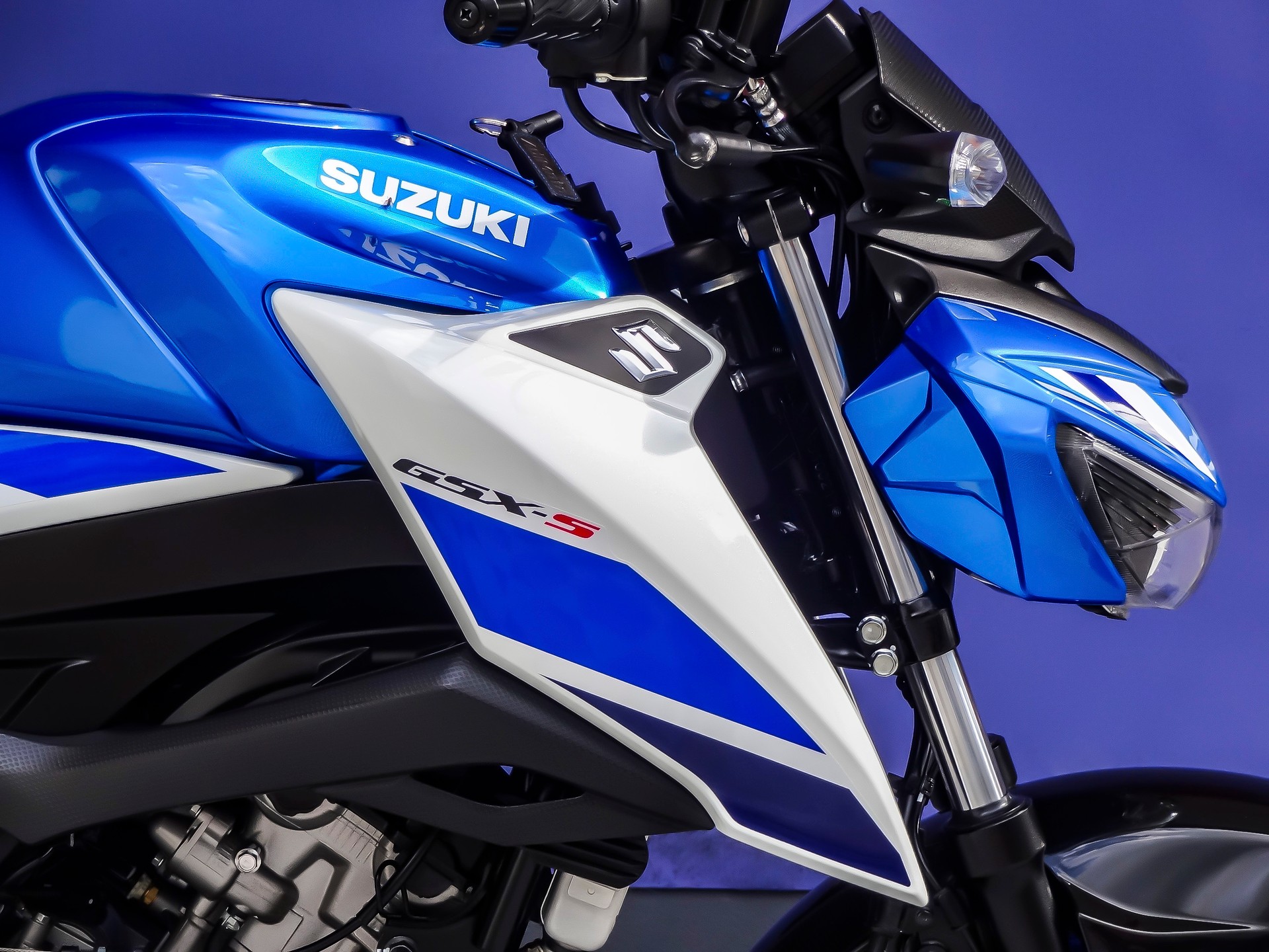 SUZUKI GSX-S 125-showroom-element-3