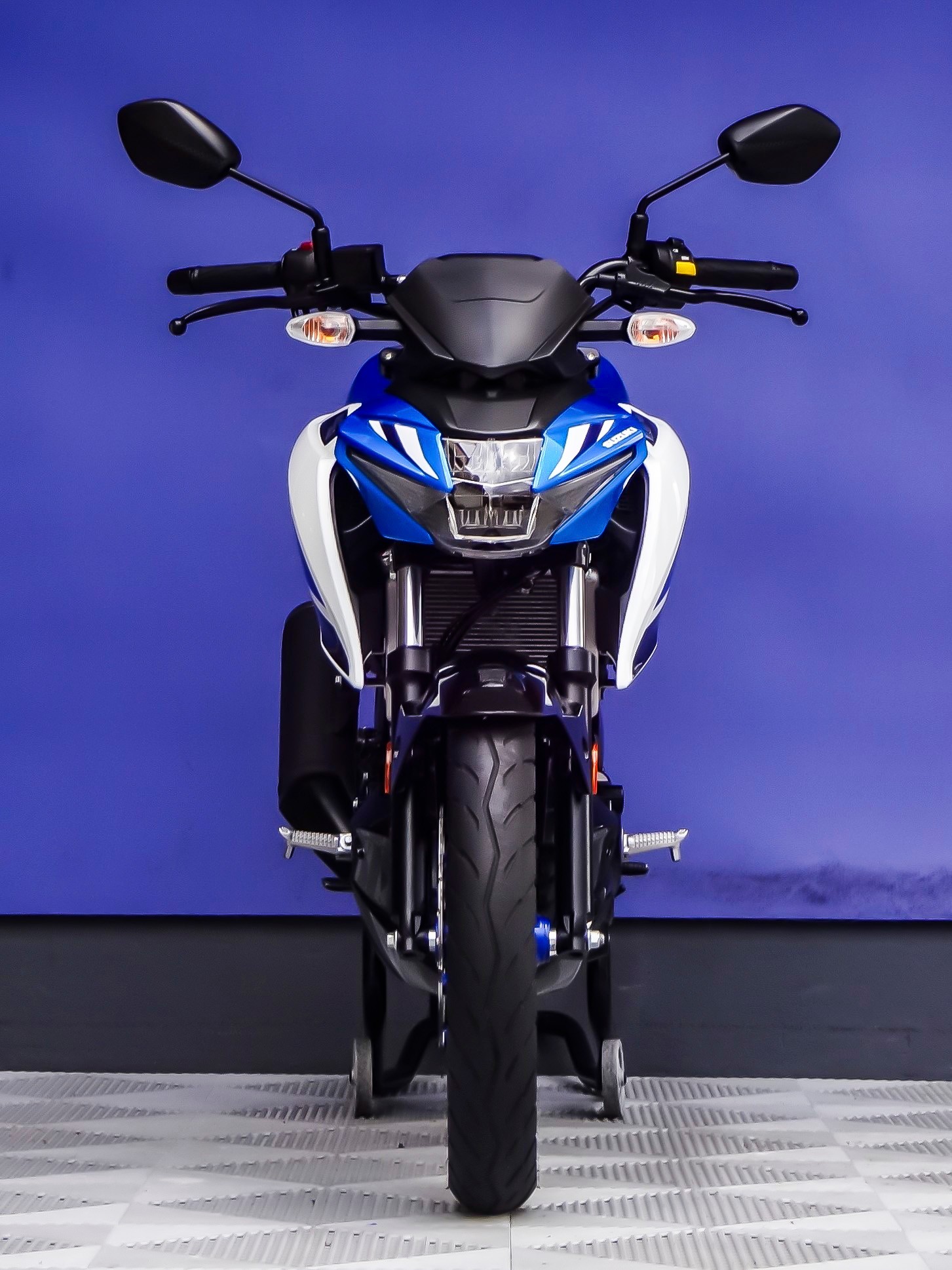 SUZUKI GSX-S 125-showroom-element-1