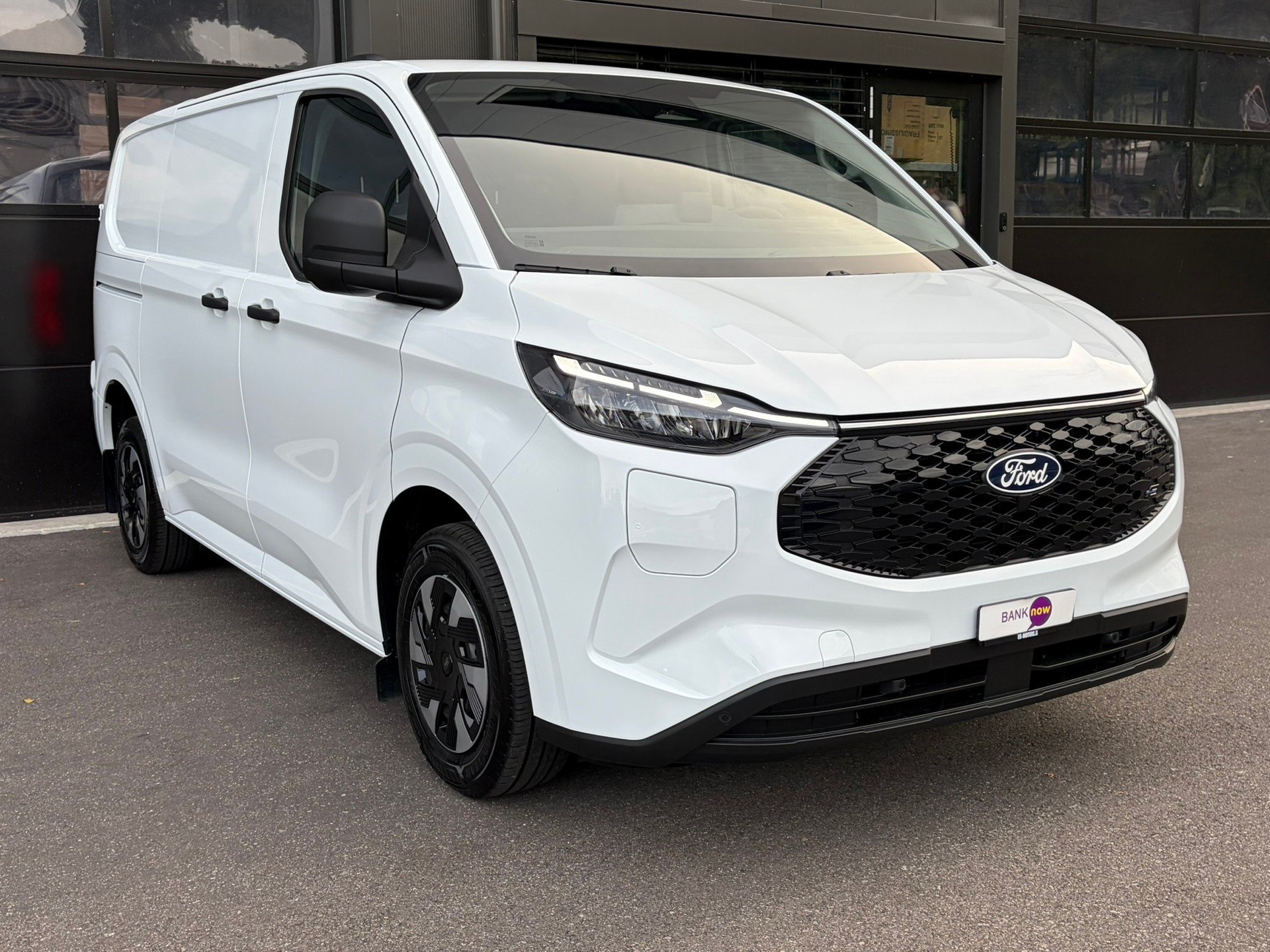 FORD Transit Custom Van 320 L1H1 83kWh Trend-image-4
