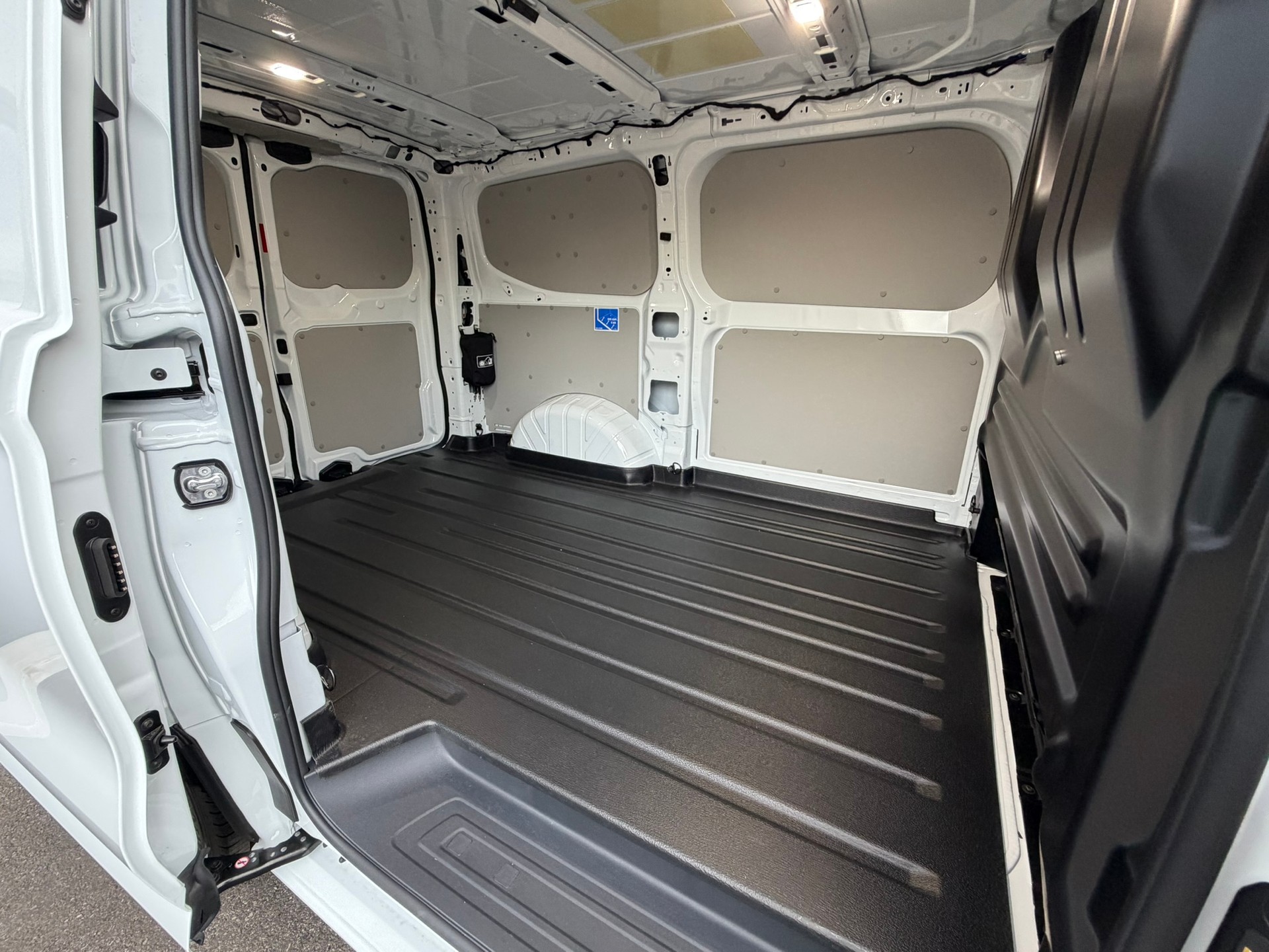 FORD Transit Custom Van 320 L1H1 83kWh Trend-image-12