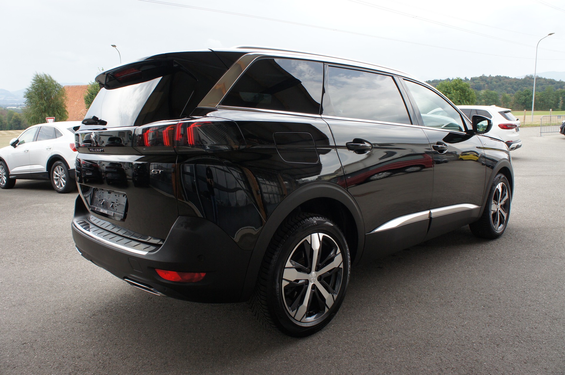 PEUGEOT 5008 1.5 BlueHDi GT EAT8-image-4