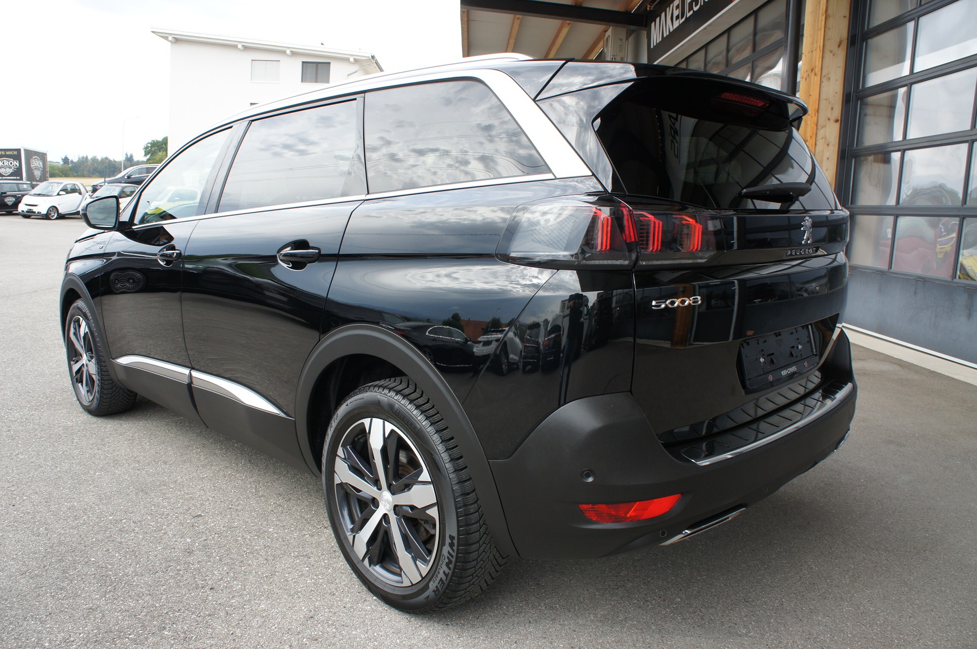 PEUGEOT 5008 1.5 BlueHDi GT EAT8-image-2