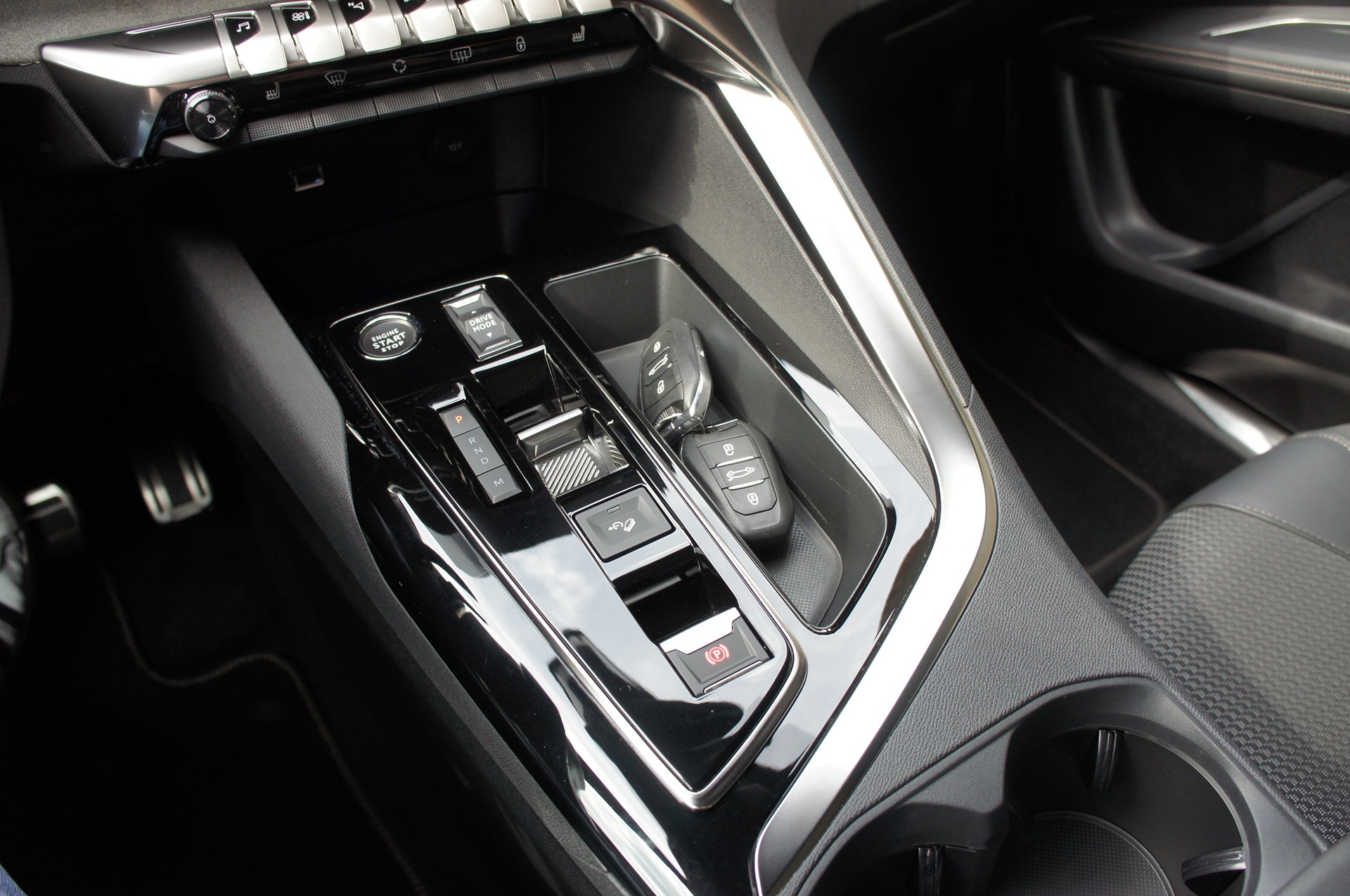 PEUGEOT 5008 1.5 BlueHDi GT EAT8-image-15