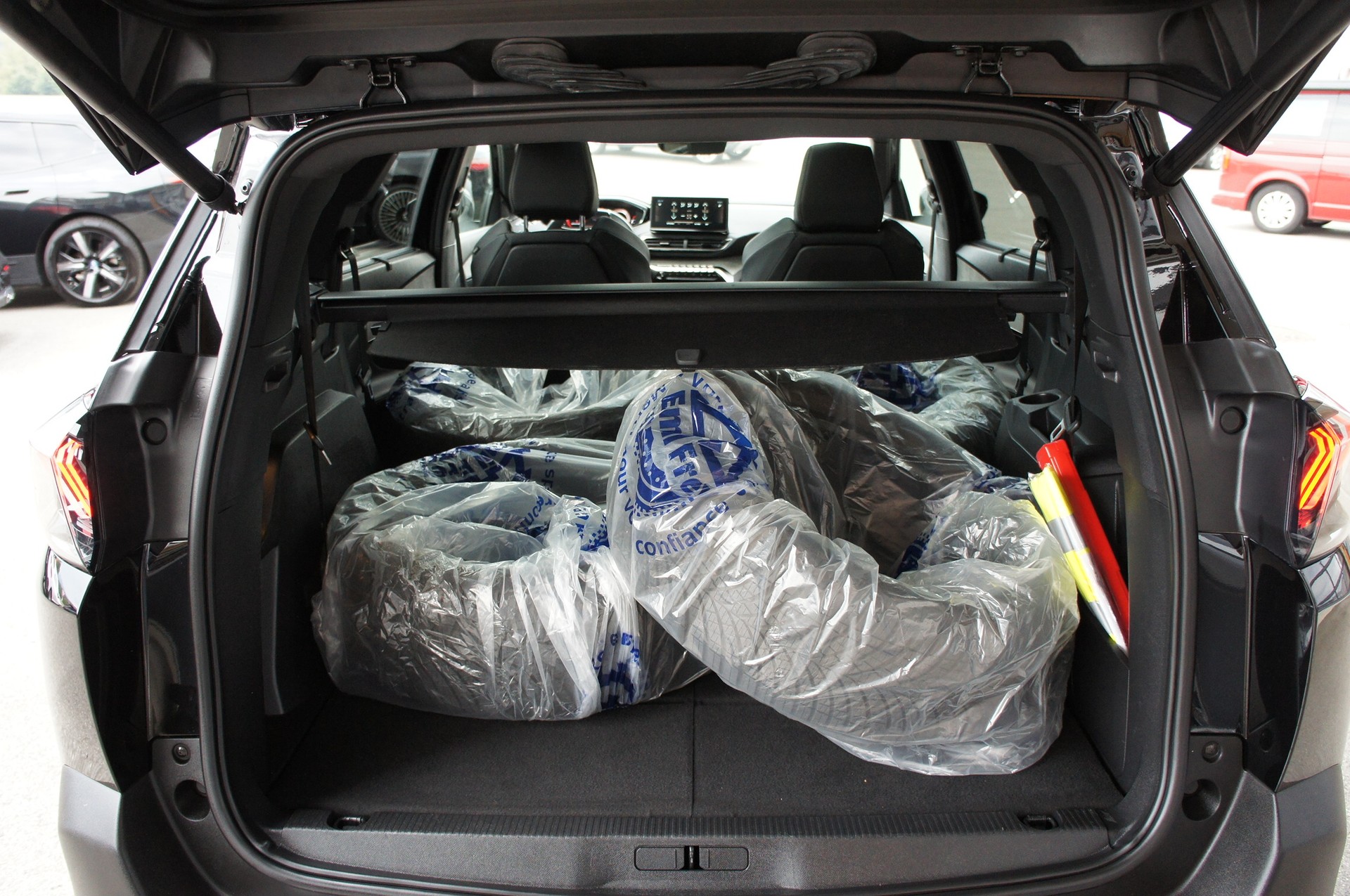 PEUGEOT 5008 1.5 BlueHDi GT EAT8-image-10
