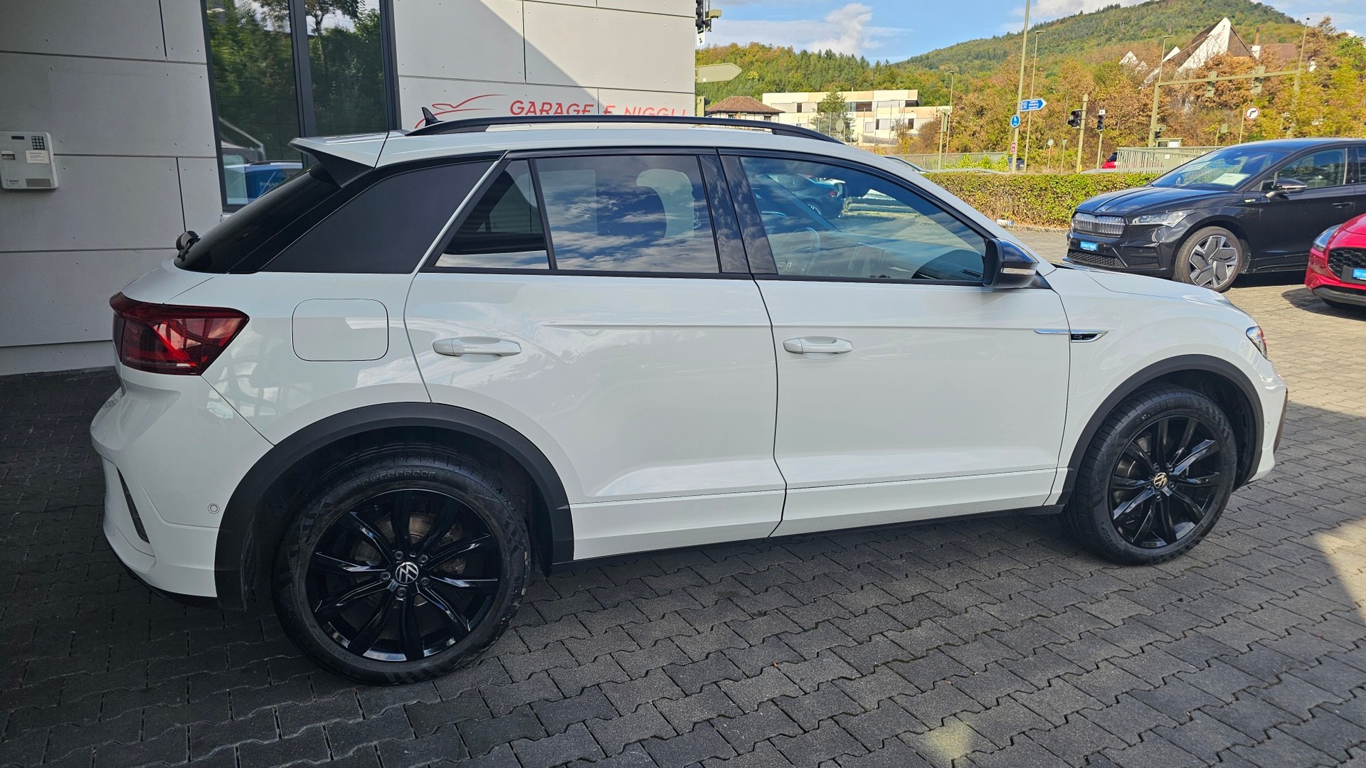 VW T-Roc 2.0 TSI R-Line DSG 4Motion-image-5