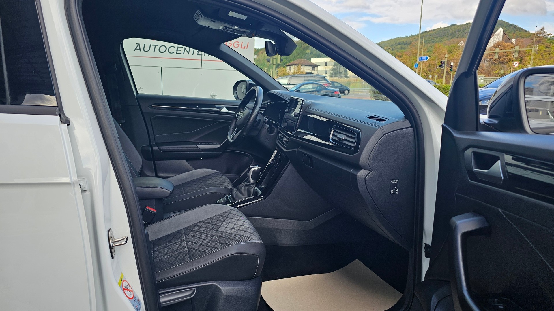 VW T-Roc 2.0 TSI R-Line DSG 4Motion-image-19