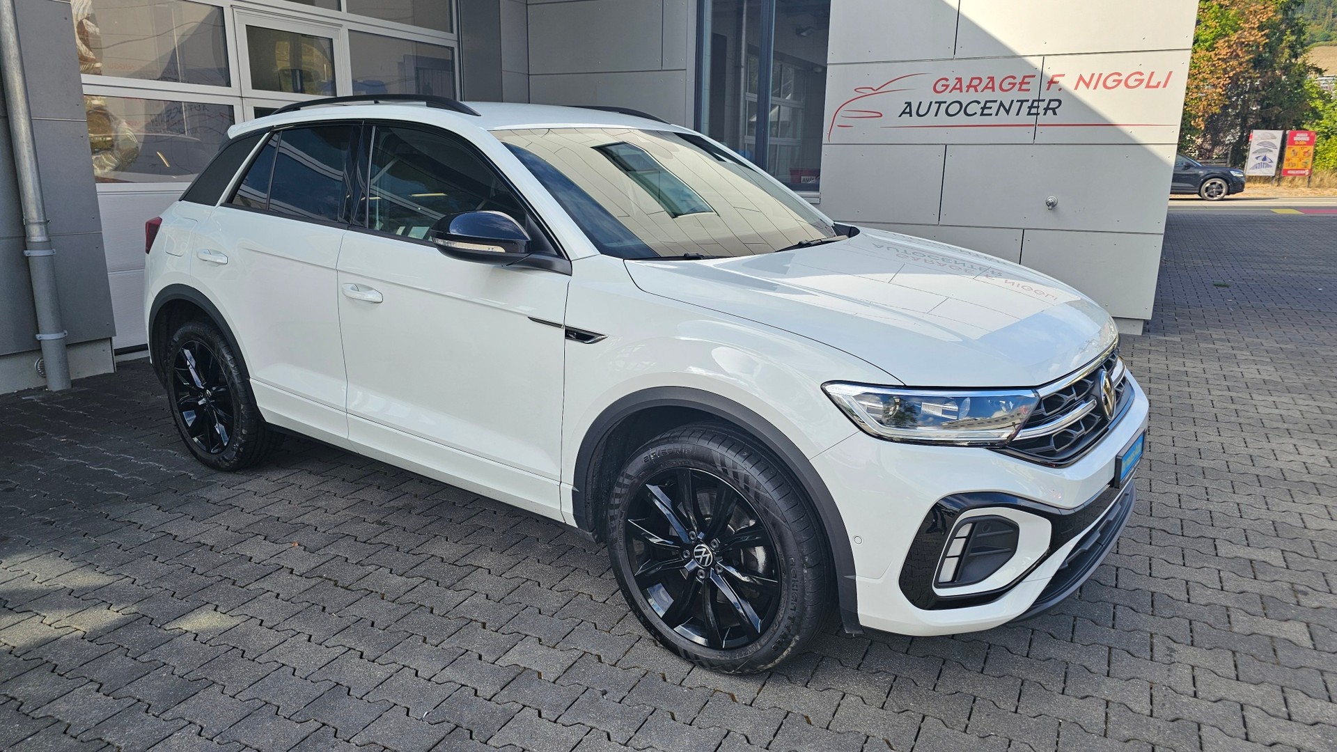 VW T-Roc 2.0 TSI R-Line DSG 4Motion-showroom-element-1