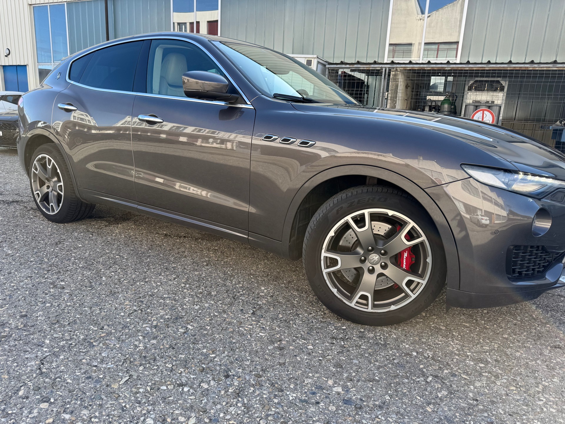 MASERATI Levante S 3.0 V6 Automatica-image-3