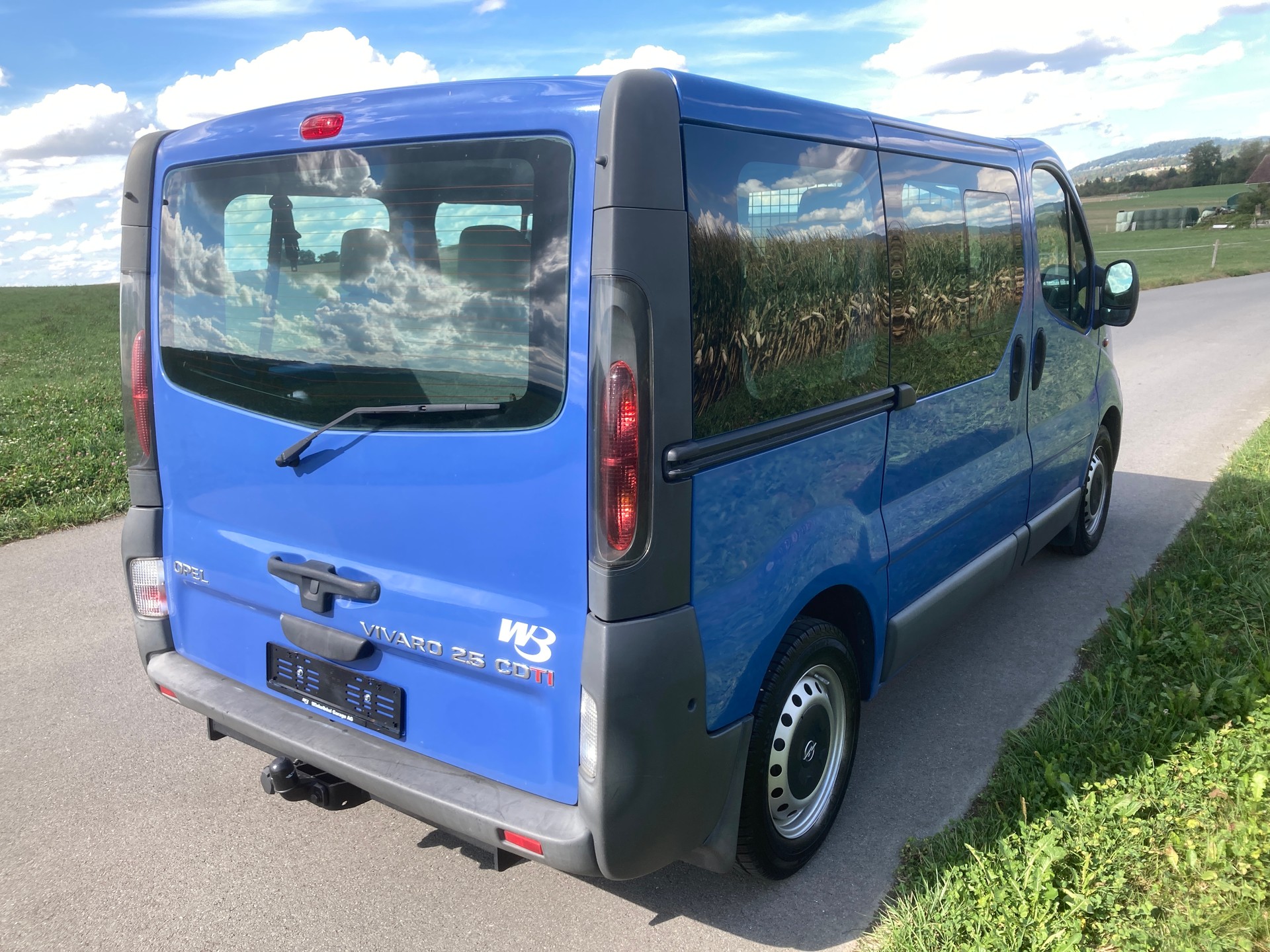 OPEL Vivaro 2.5 CDTI 2.7t L1H1 Automat 9 Sitzer mit Anhängerkupplung-image-2