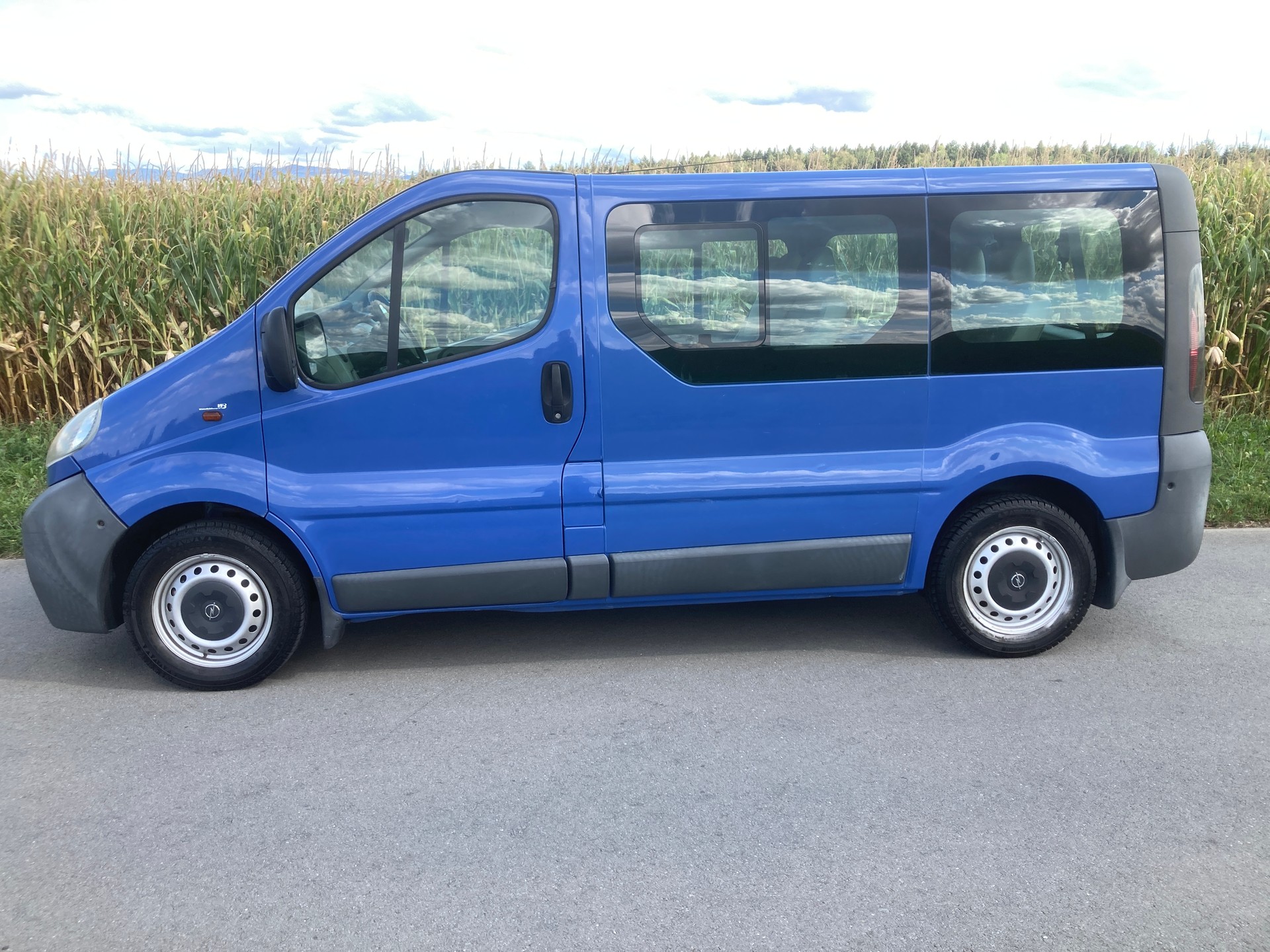 OPEL Vivaro 2.5 CDTI 2.7t L1H1 Automat 9 Sitzer mit Anhängerkupplung-image-4