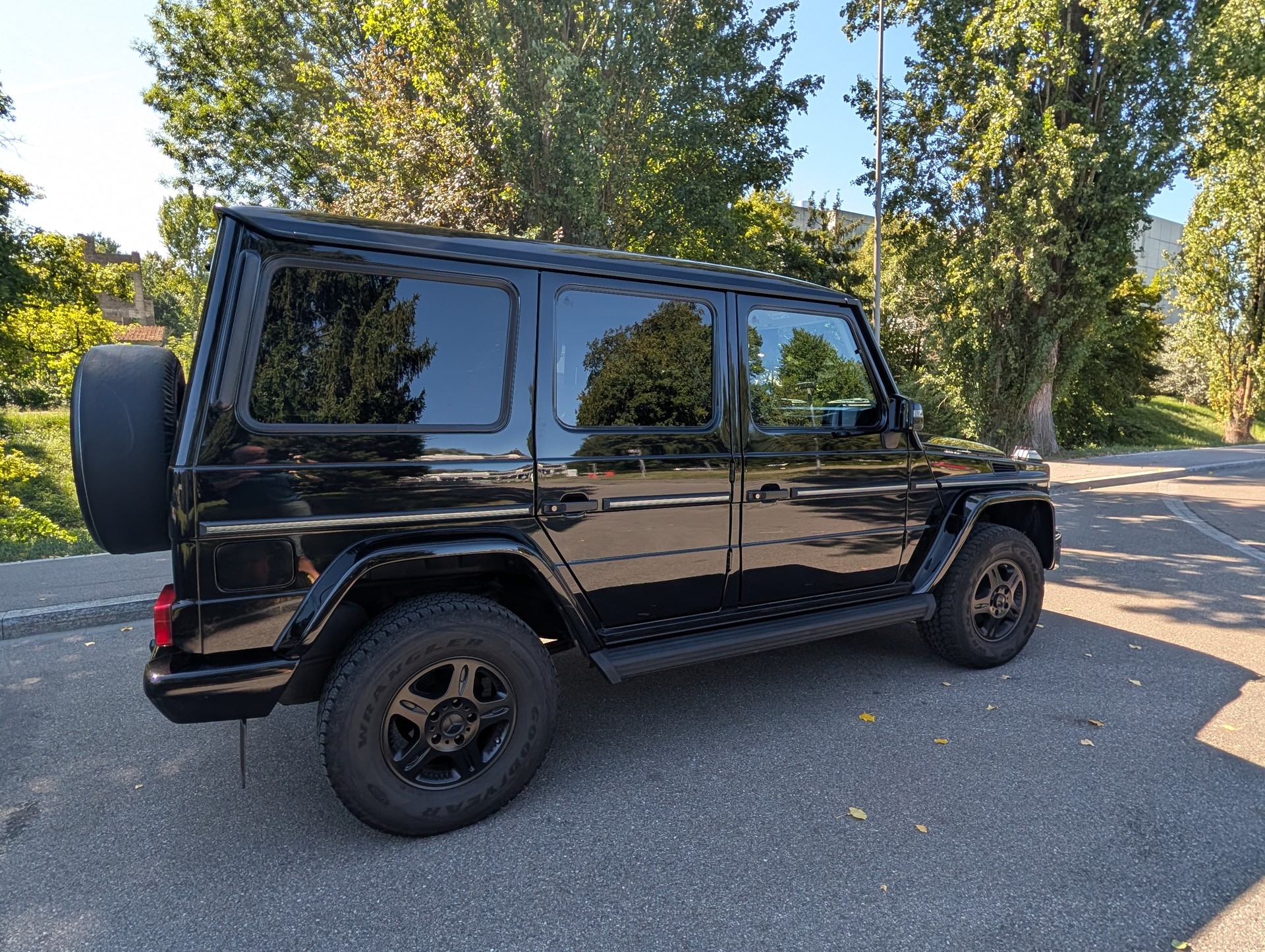 MERCEDES-BENZ G 500 lang-image-2