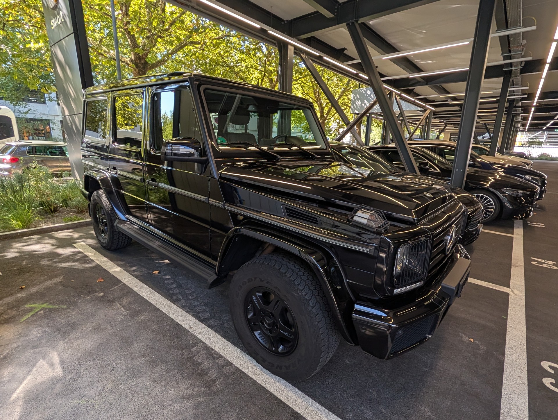 MERCEDES-BENZ W463 | 4.0L V8-Biturbo (422 PS) | 7G-Tronic | Service 12/2025 | MFK 12/2025 | Unfallfrei-image-0
