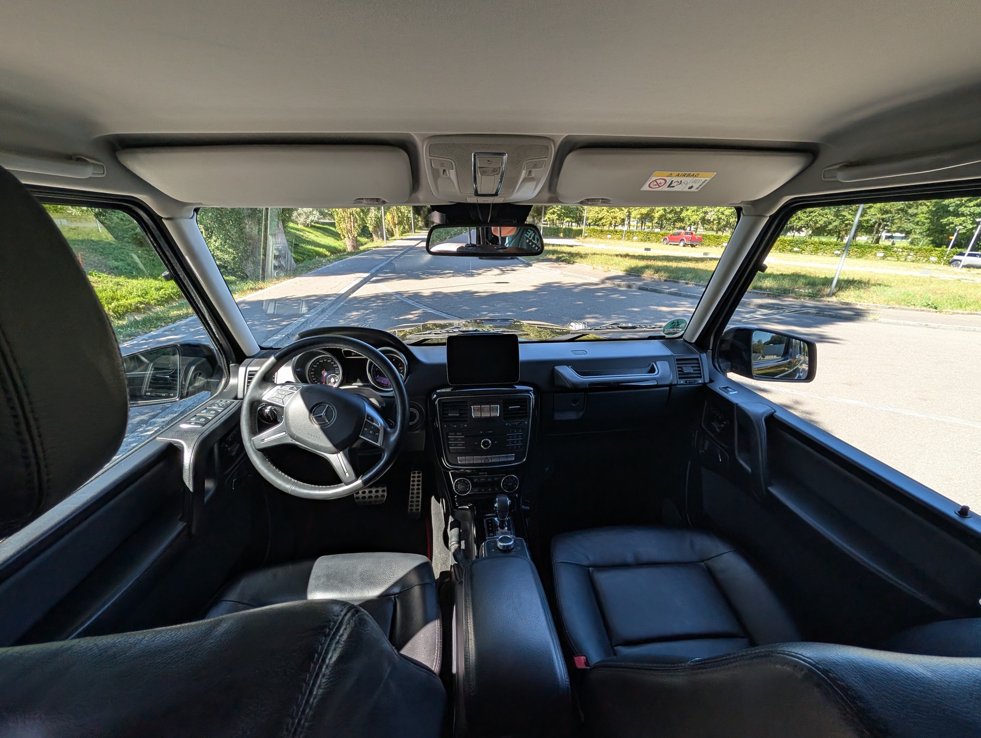 MERCEDES-BENZ G 500 lang-image-5