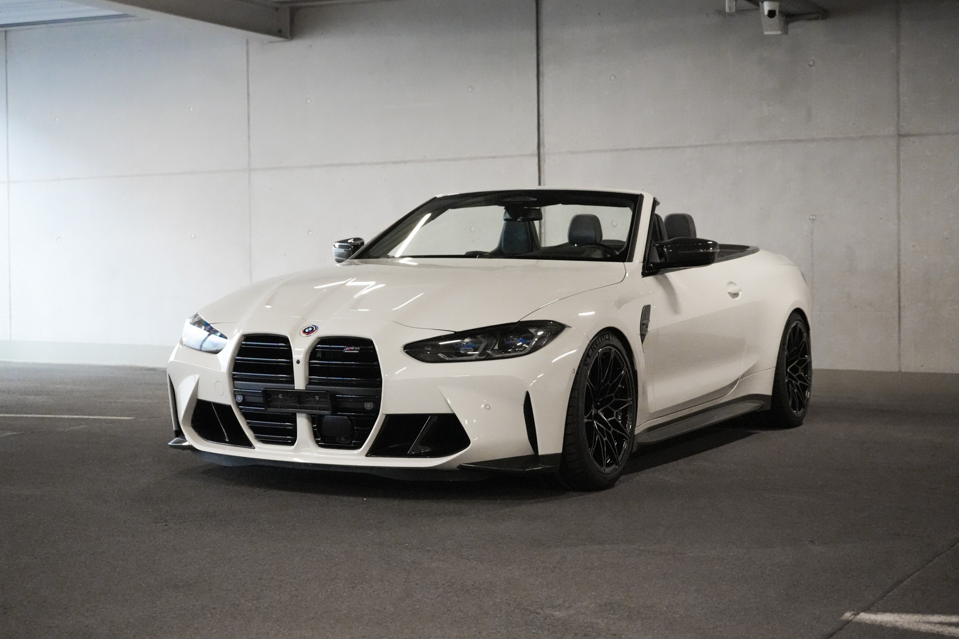 BMW M4 Cabrio Competition M xDrive-image-1