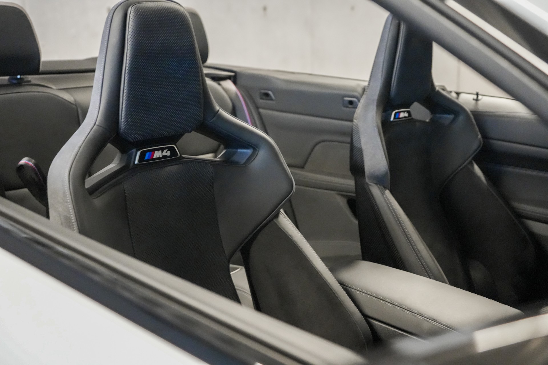 BMW M4 Cabrio Competition M xDrive-image-17