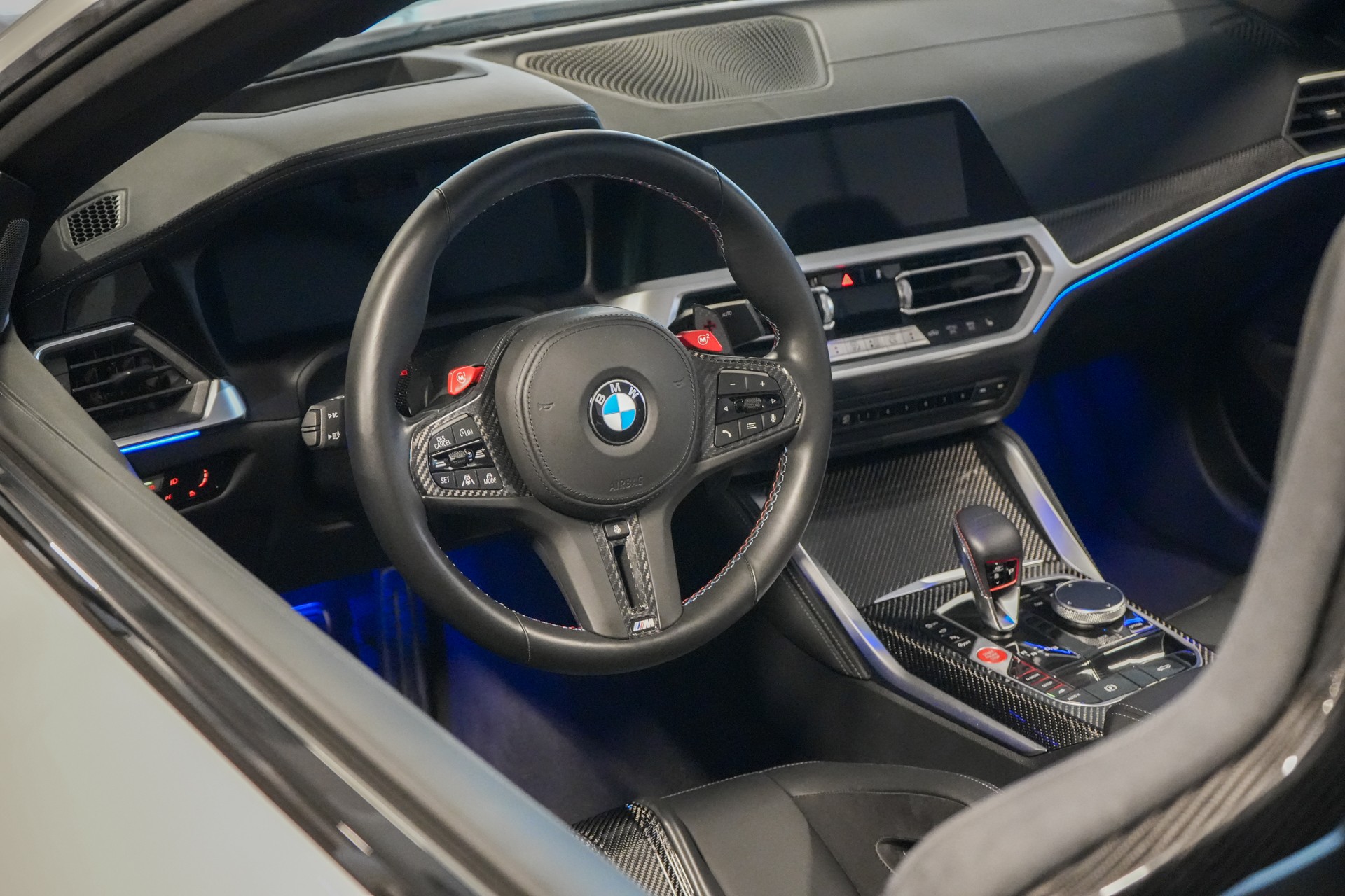 BMW M4 Cabrio Competition M xDrive-image-14