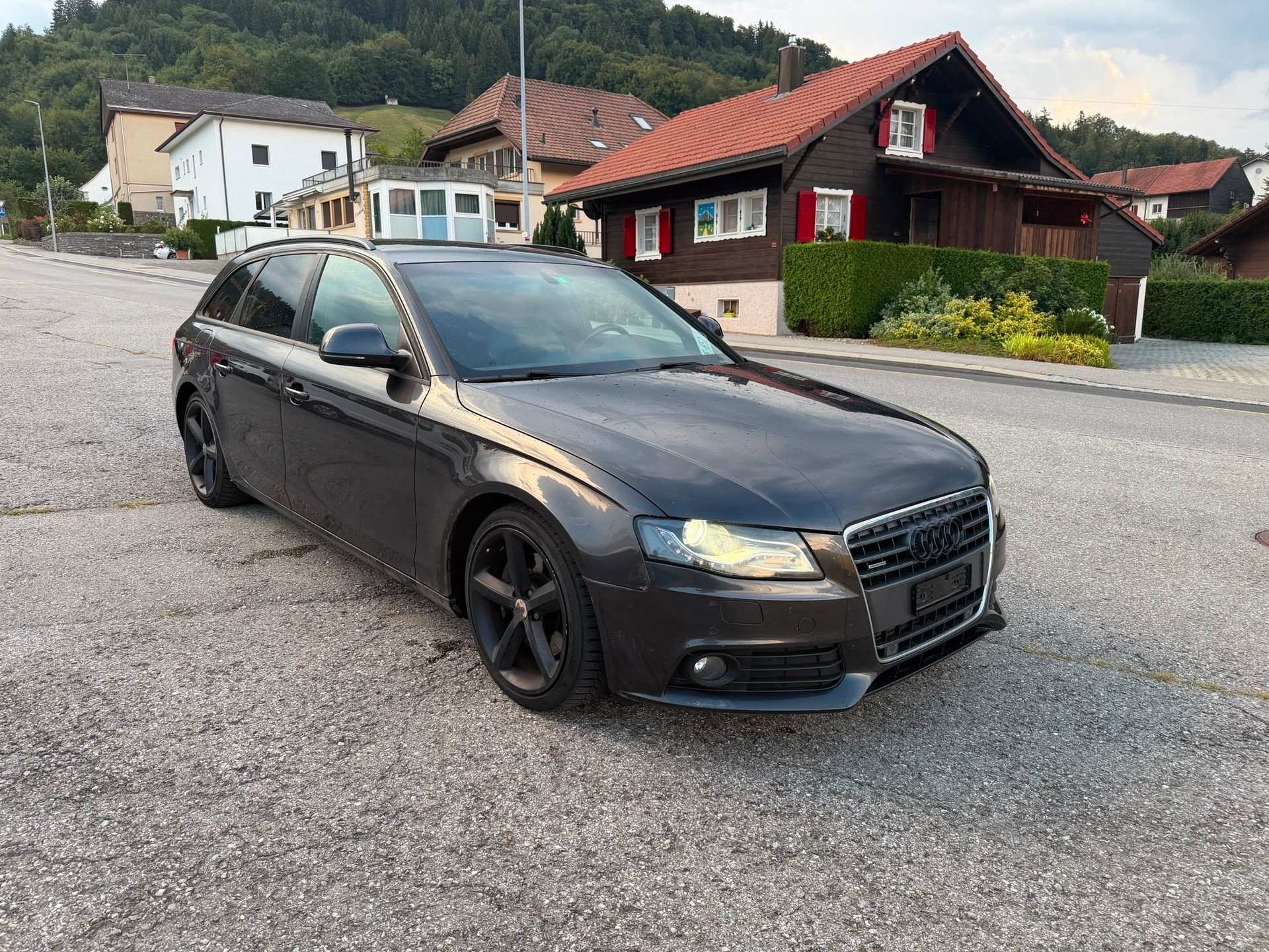 AUDI A4 Avant 2.0 TFSI quattro-image-0