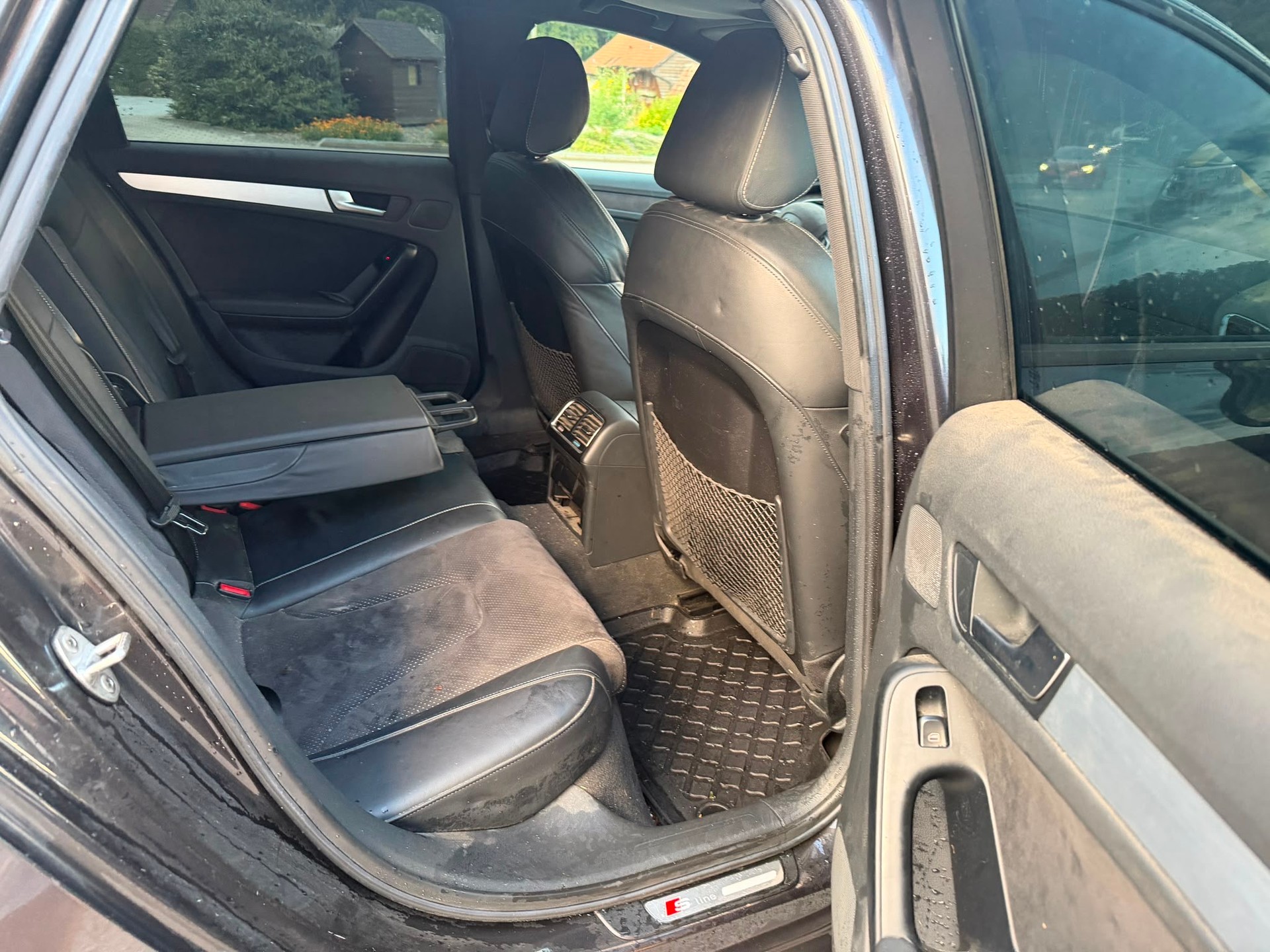AUDI A4 Avant 2.0 TFSI quattro-image-6