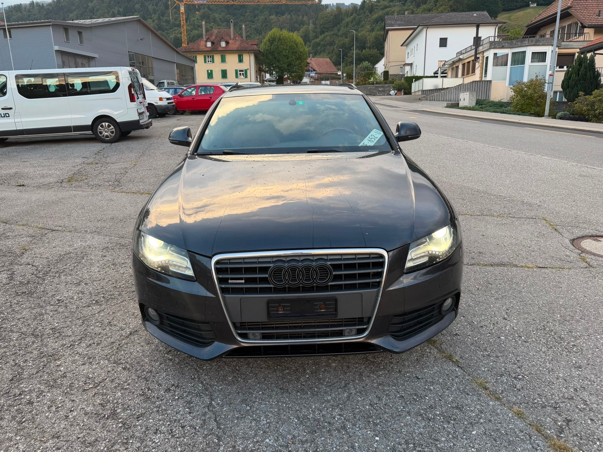 AUDI A4 Avant 2.0 TFSI quattro-image-1