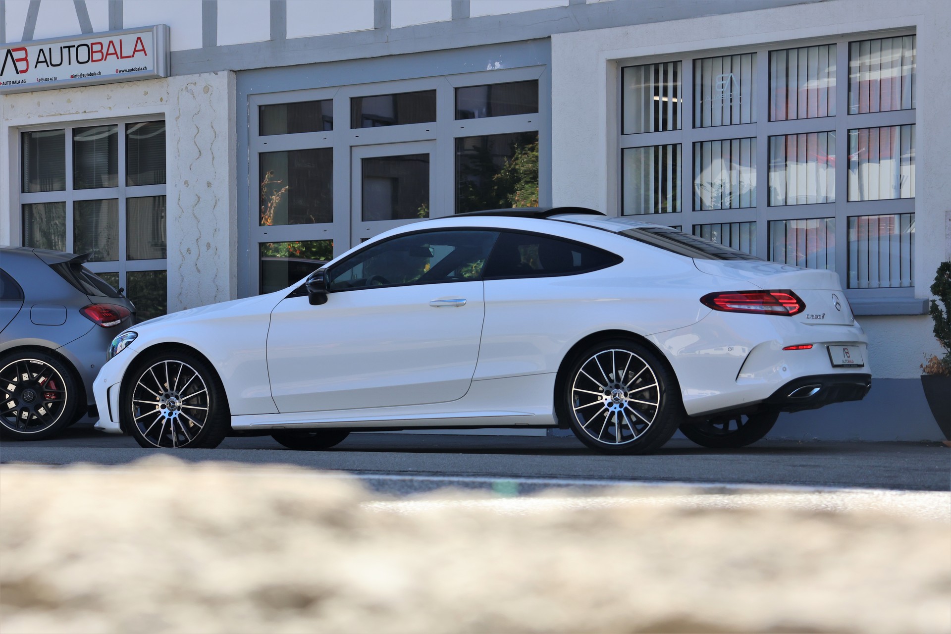 MERCEDES-BENZ C 200 Coupé 4Matic AMG Line 9G-Tronic (CH)-showroom-element-3