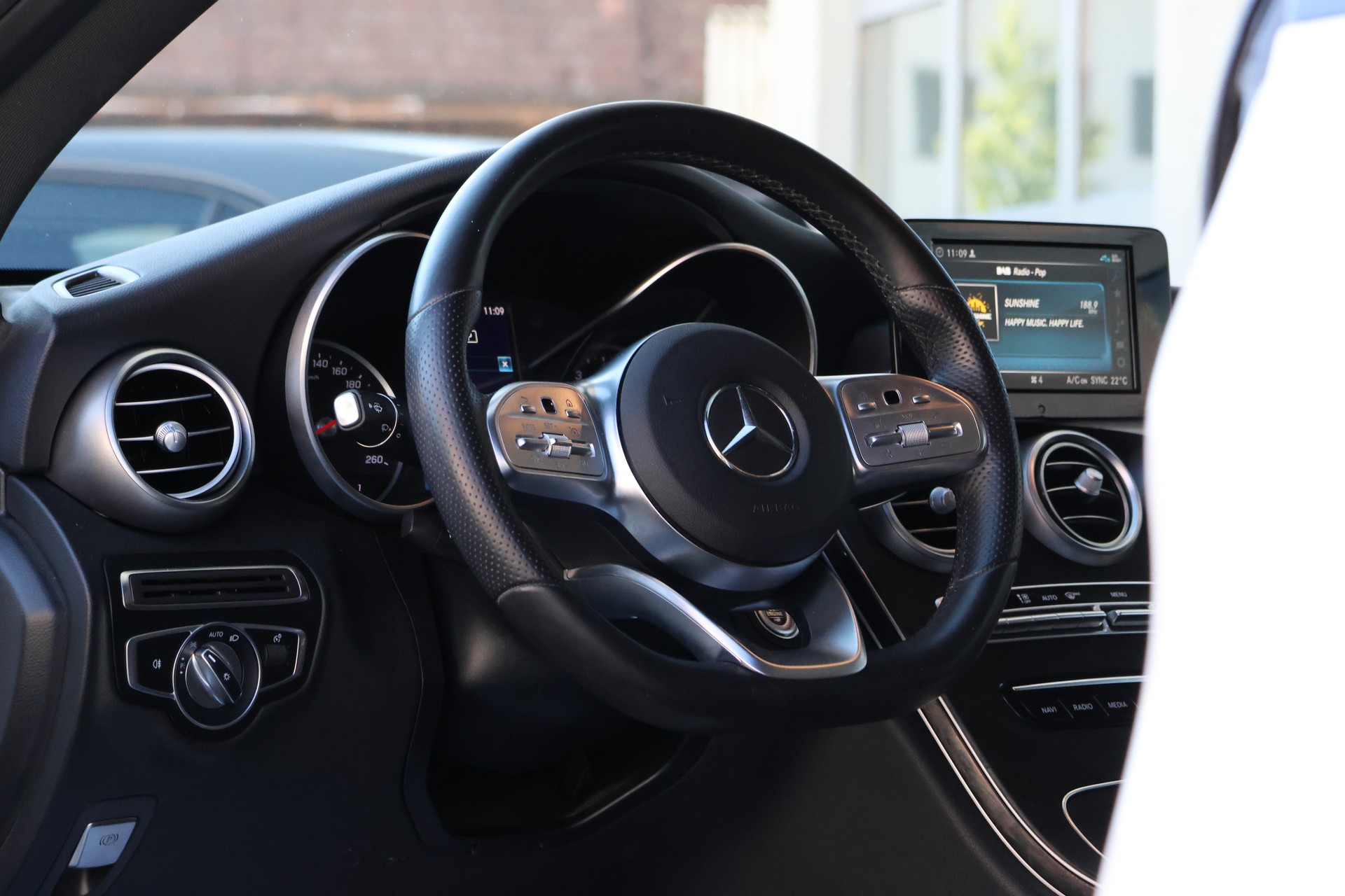 MERCEDES-BENZ C 200 Coupé 4Matic AMG Line 9G-Tronic (CH)-image-8