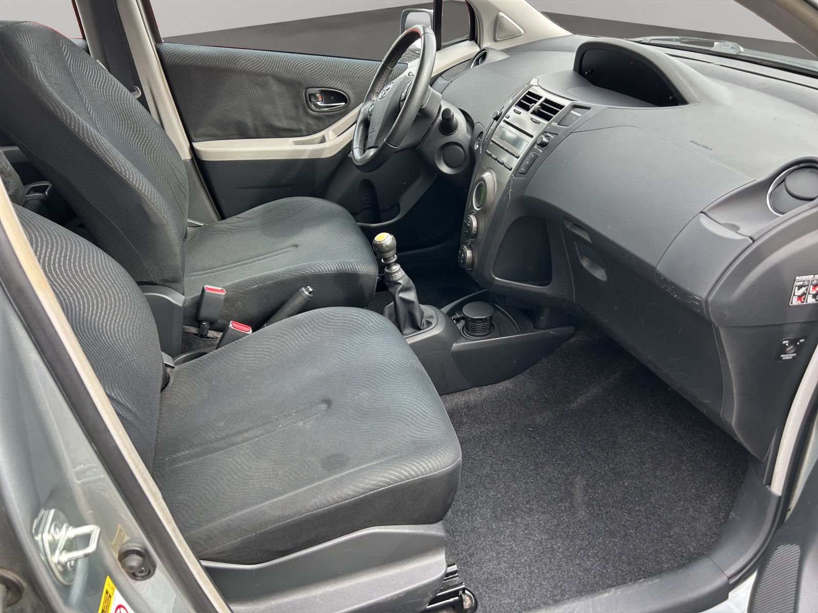 TOYOTA Yaris 1.33 Linea Luna-image-12