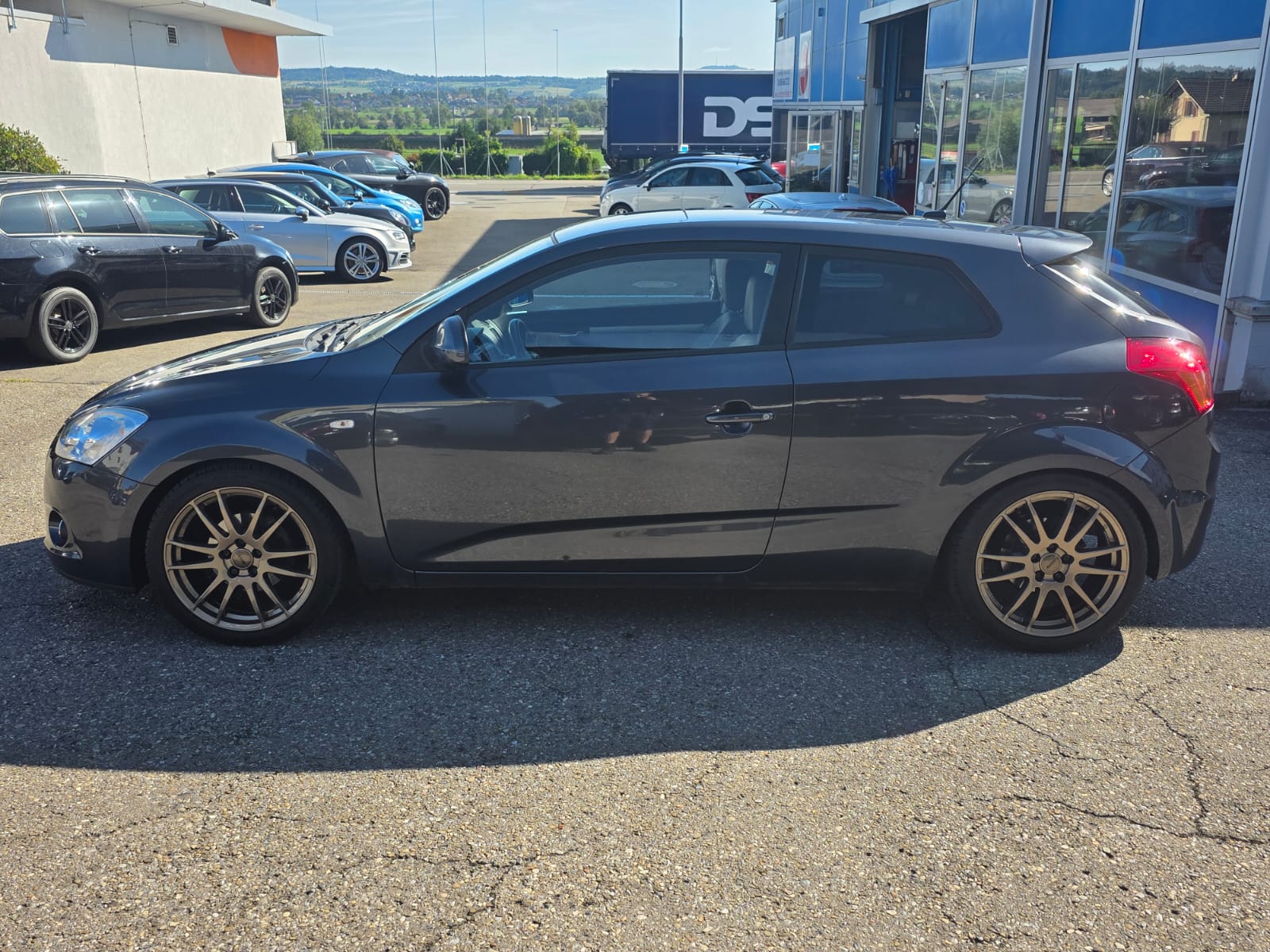 KIA Pro_Cee'd 2.0 16V Sport Automatic-showroom-element-2