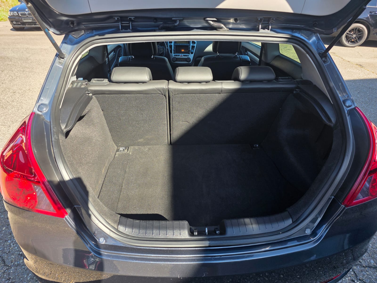 KIA Pro_Cee'd 2.0 16V Sport Automatic-image-13