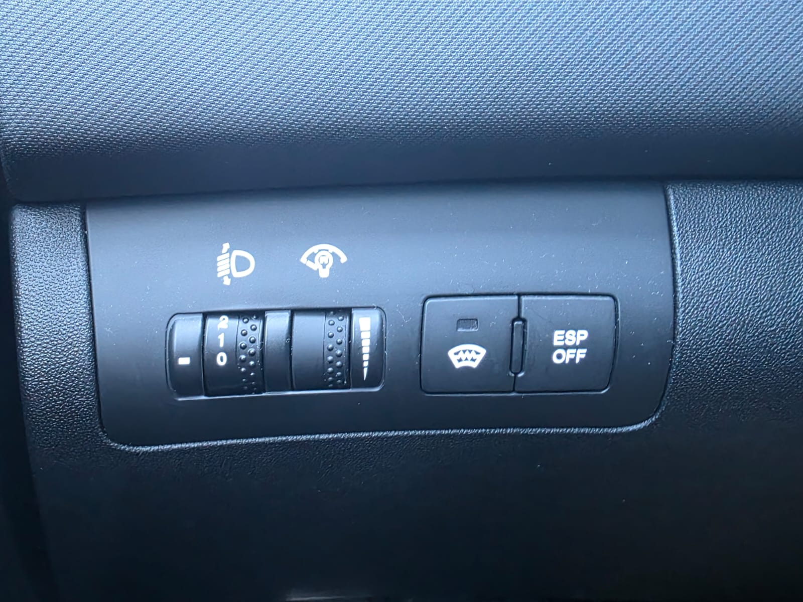 KIA Pro_Cee'd 2.0 16V Sport Automatic-image-17