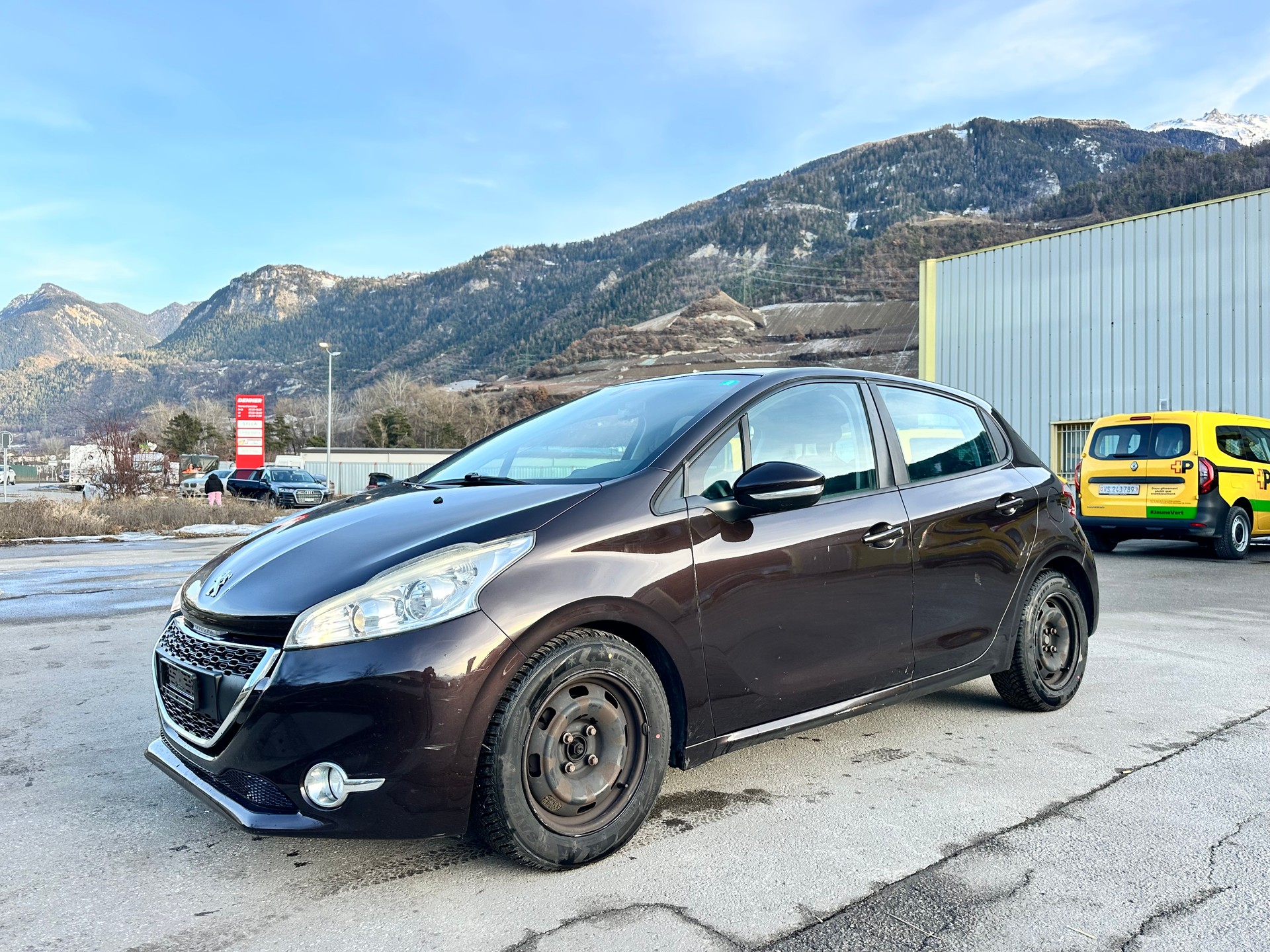 PEUGEOT 208 1.6 e-HDI Active-image-0