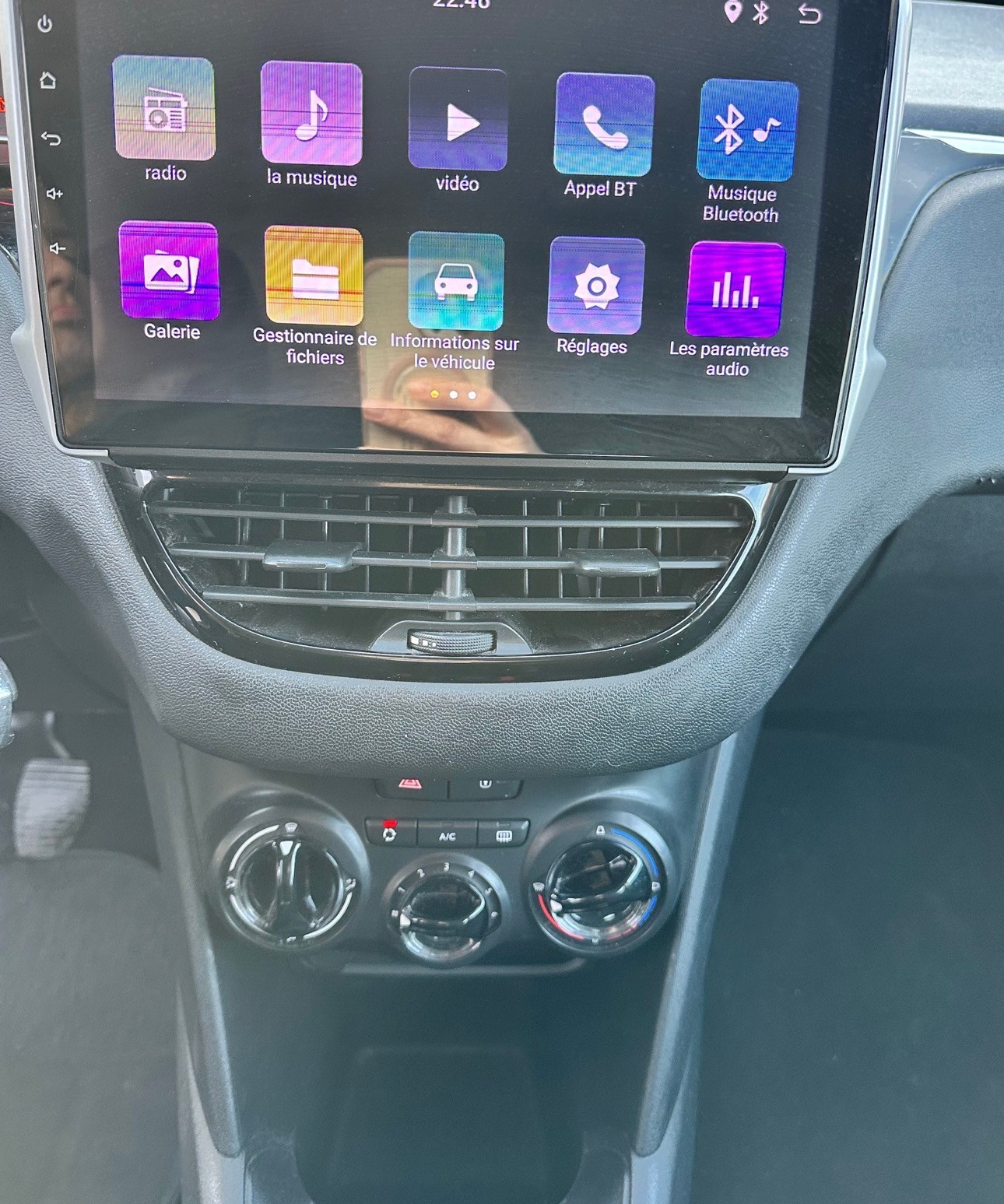 PEUGEOT 208 1.6 e-HDI Active-image-11