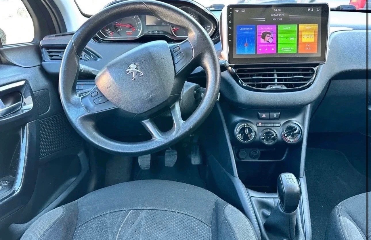 PEUGEOT 208 1.6 e-HDI Active-image-9